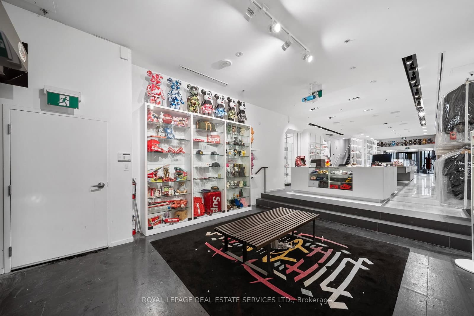 273 Queen Street W thumbnail 7