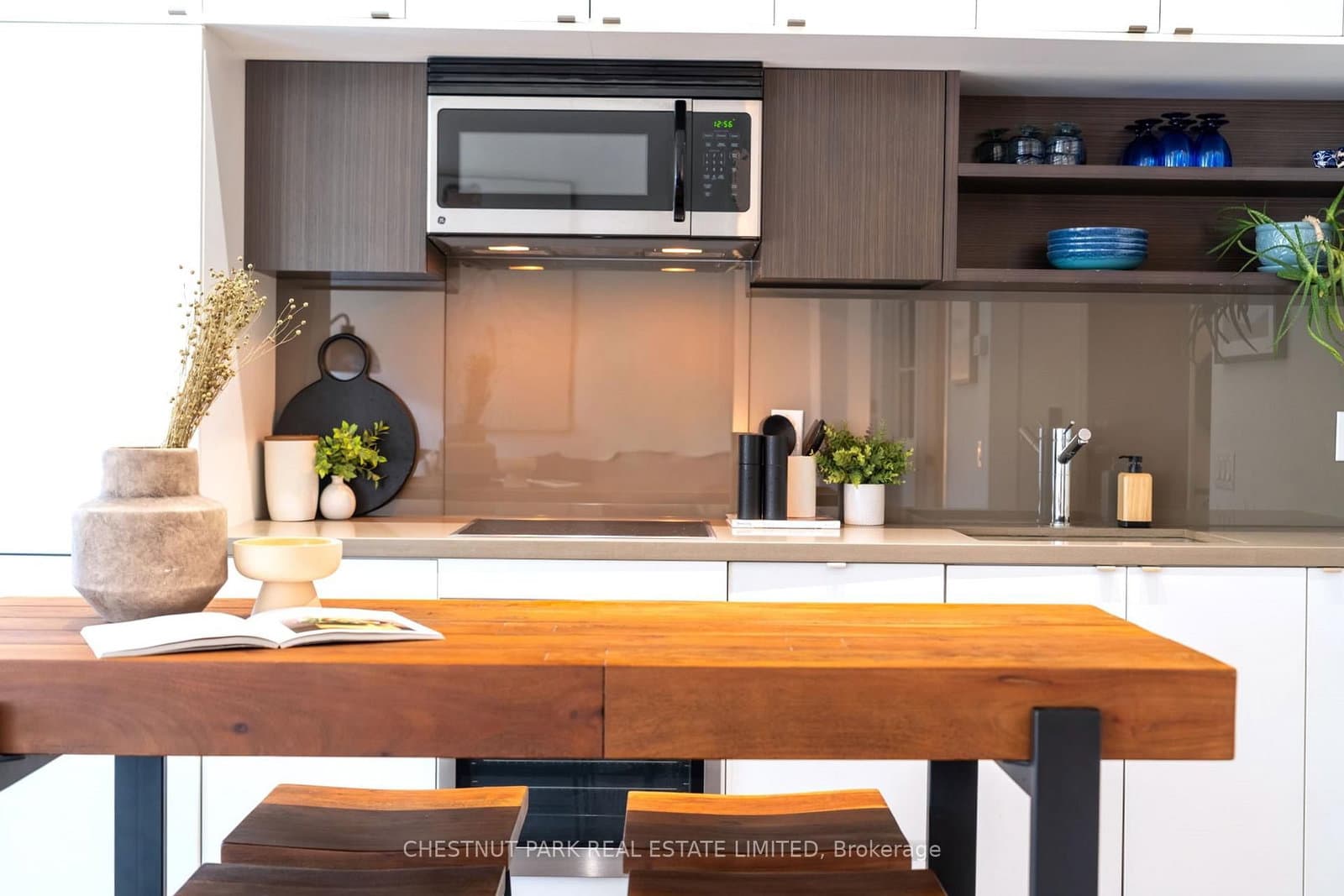 111 St Clair Avenue W, Unit 320 thumbnail 11