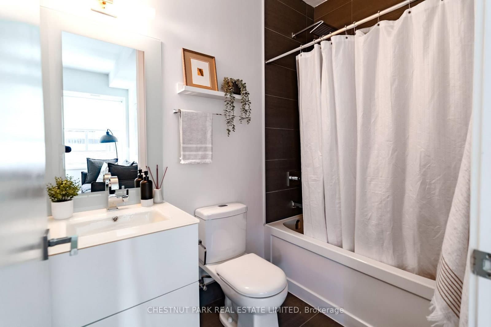 111 St Clair Avenue W, Unit 320 thumbnail 17