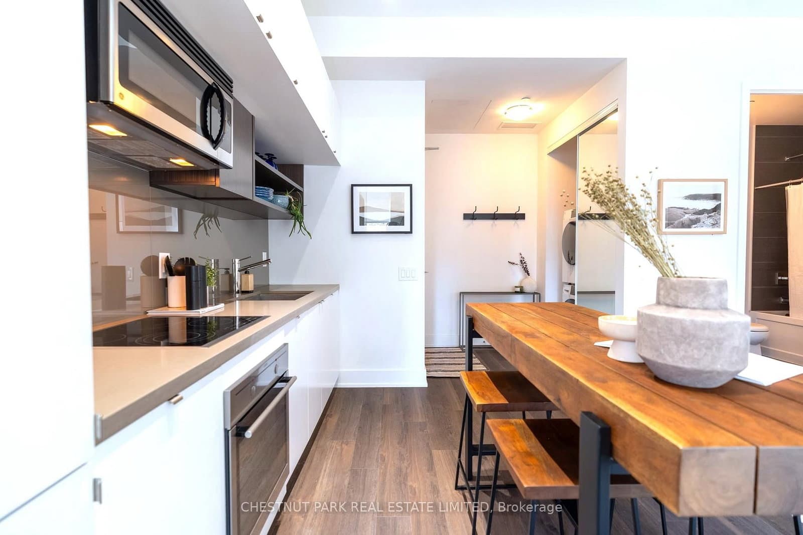111 St Clair Avenue W, Unit 320 thumbnail 9