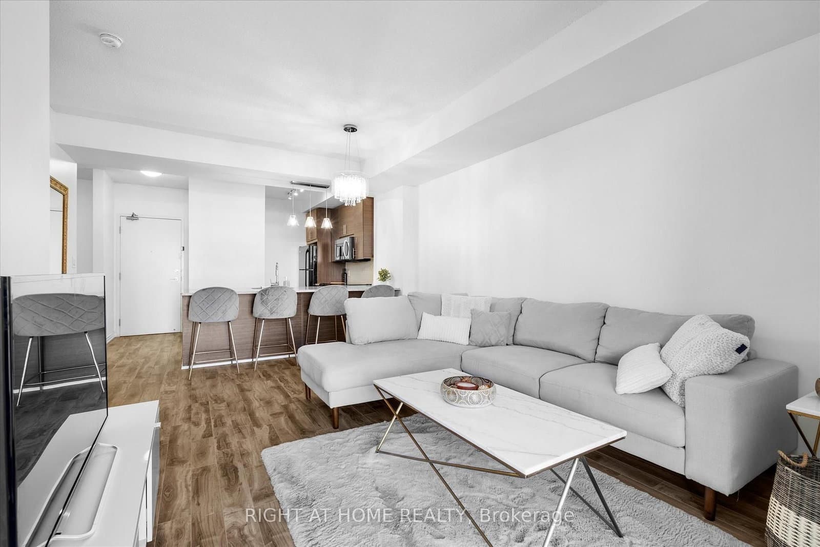 70 Forest Manor Road, Unit 217 thumbnail 4