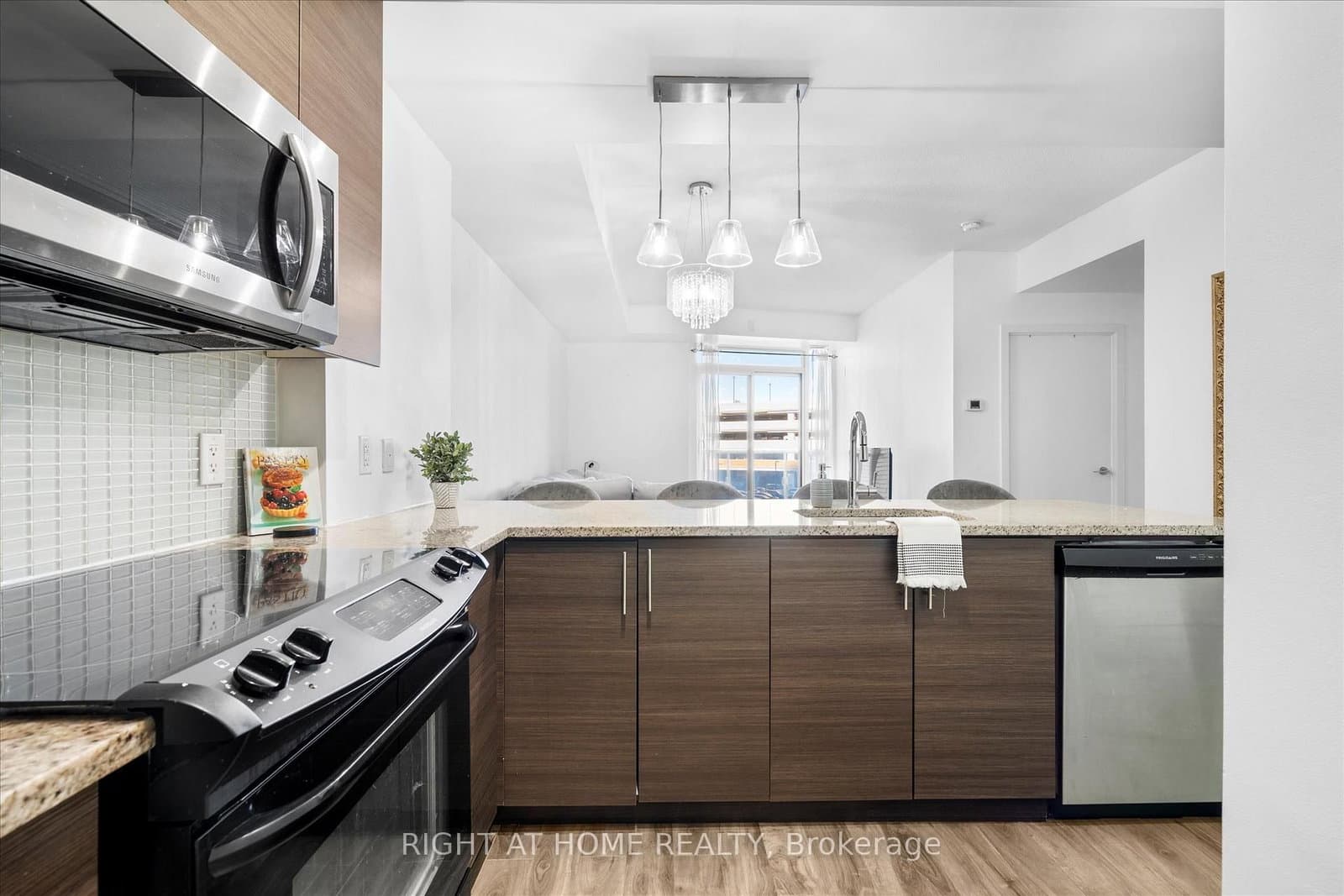 70 Forest Manor Road, Unit 217 thumbnail 9