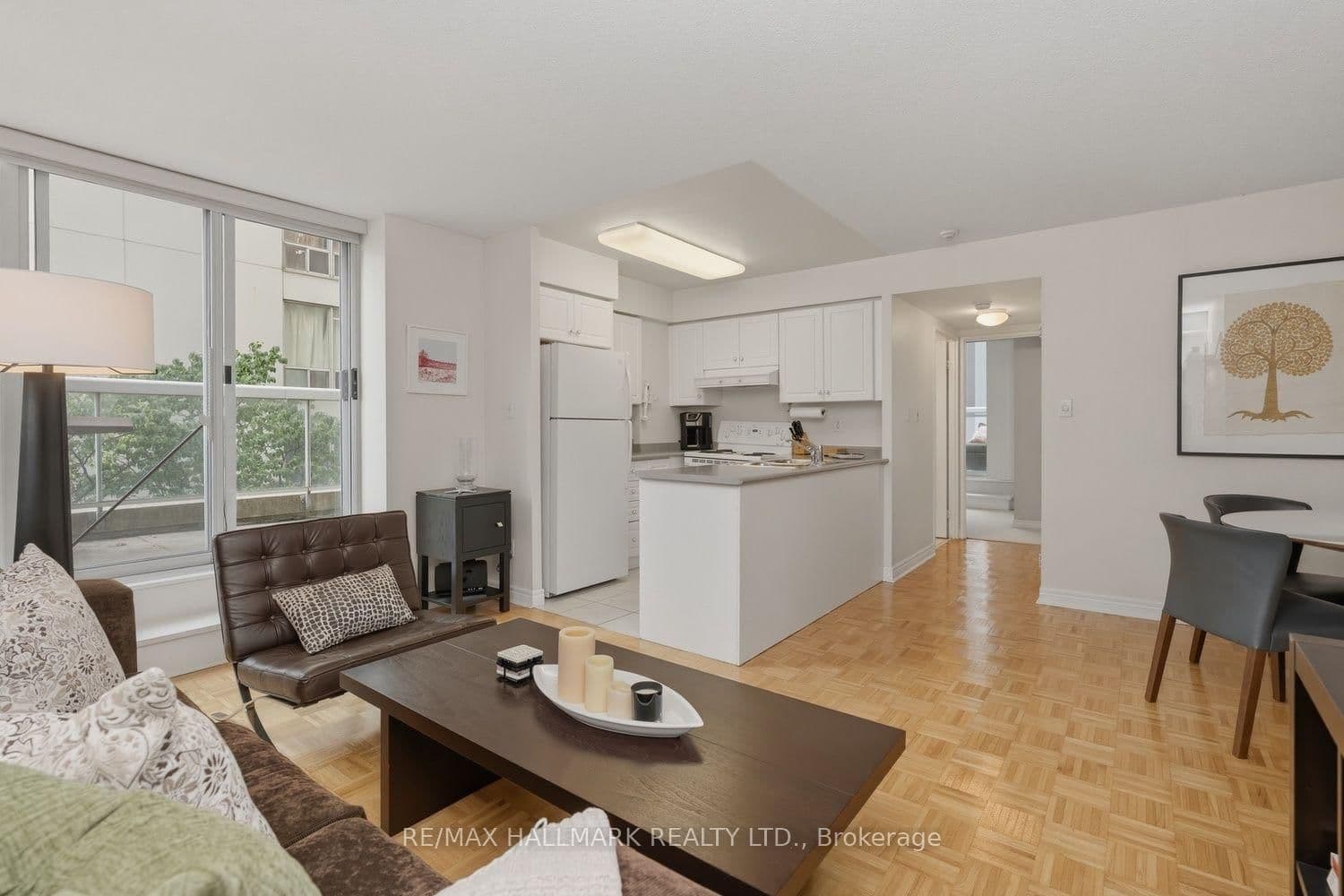 43 Eglinton Avenue E, Unit 310 thumbnail 10