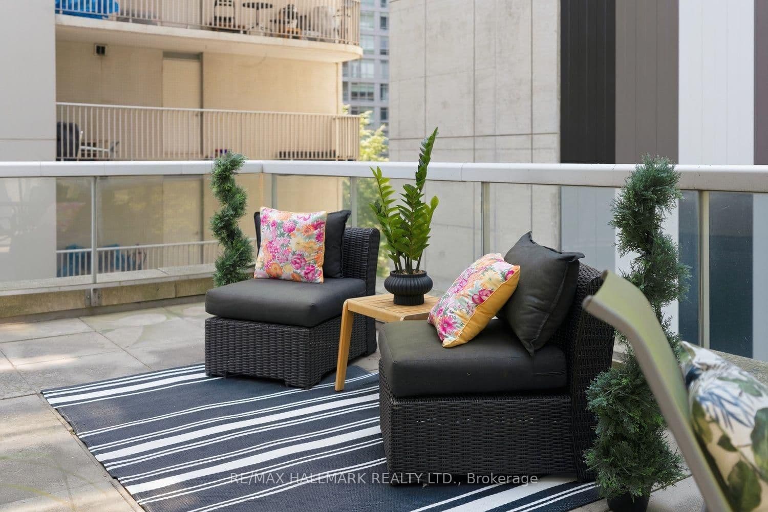 43 Eglinton Avenue E, Unit 310 thumbnail 17