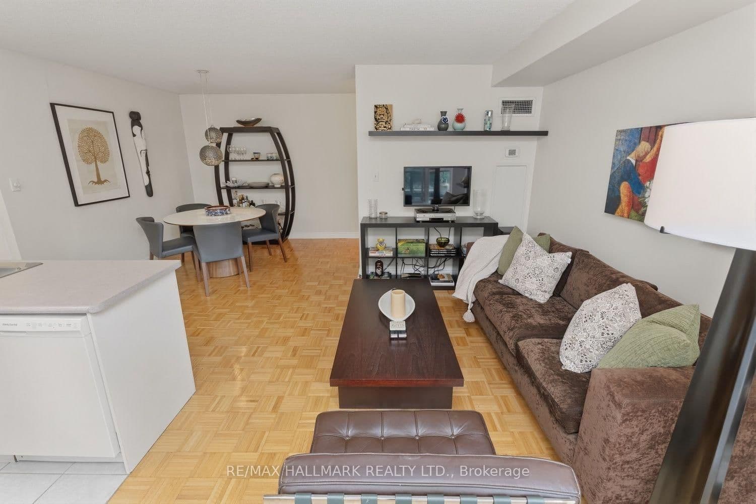 43 Eglinton Avenue E, Unit 310 thumbnail 22
