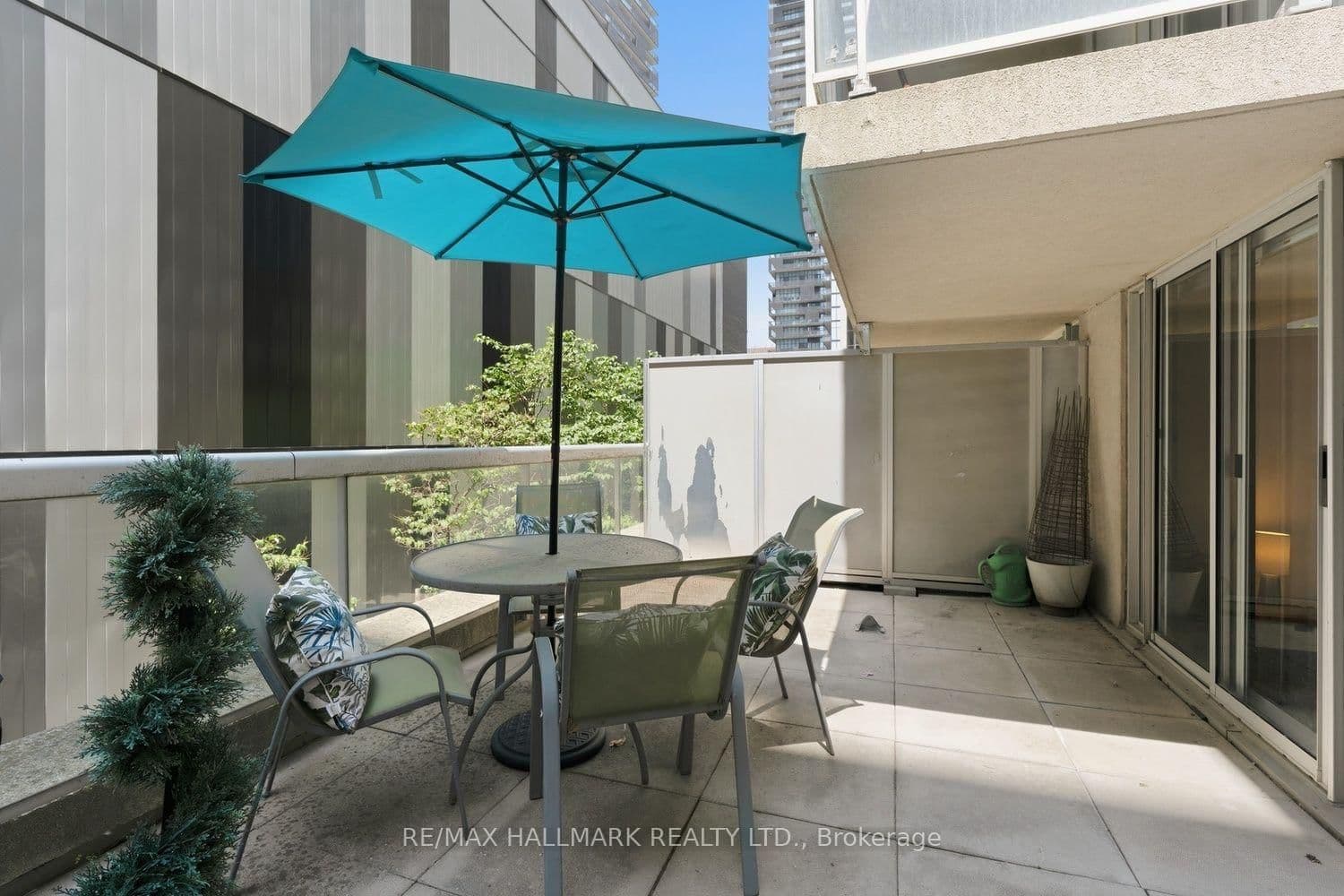 43 Eglinton Avenue E, Unit 310 thumbnail 26