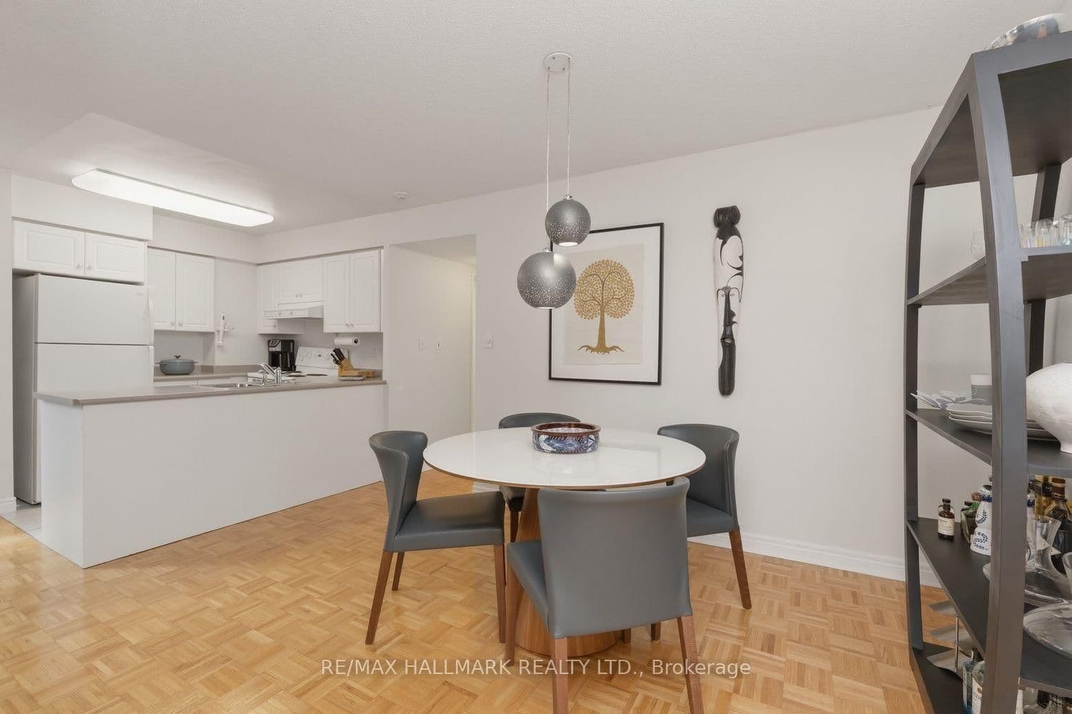 43 Eglinton Avenue E, Unit 310 thumbnail 3