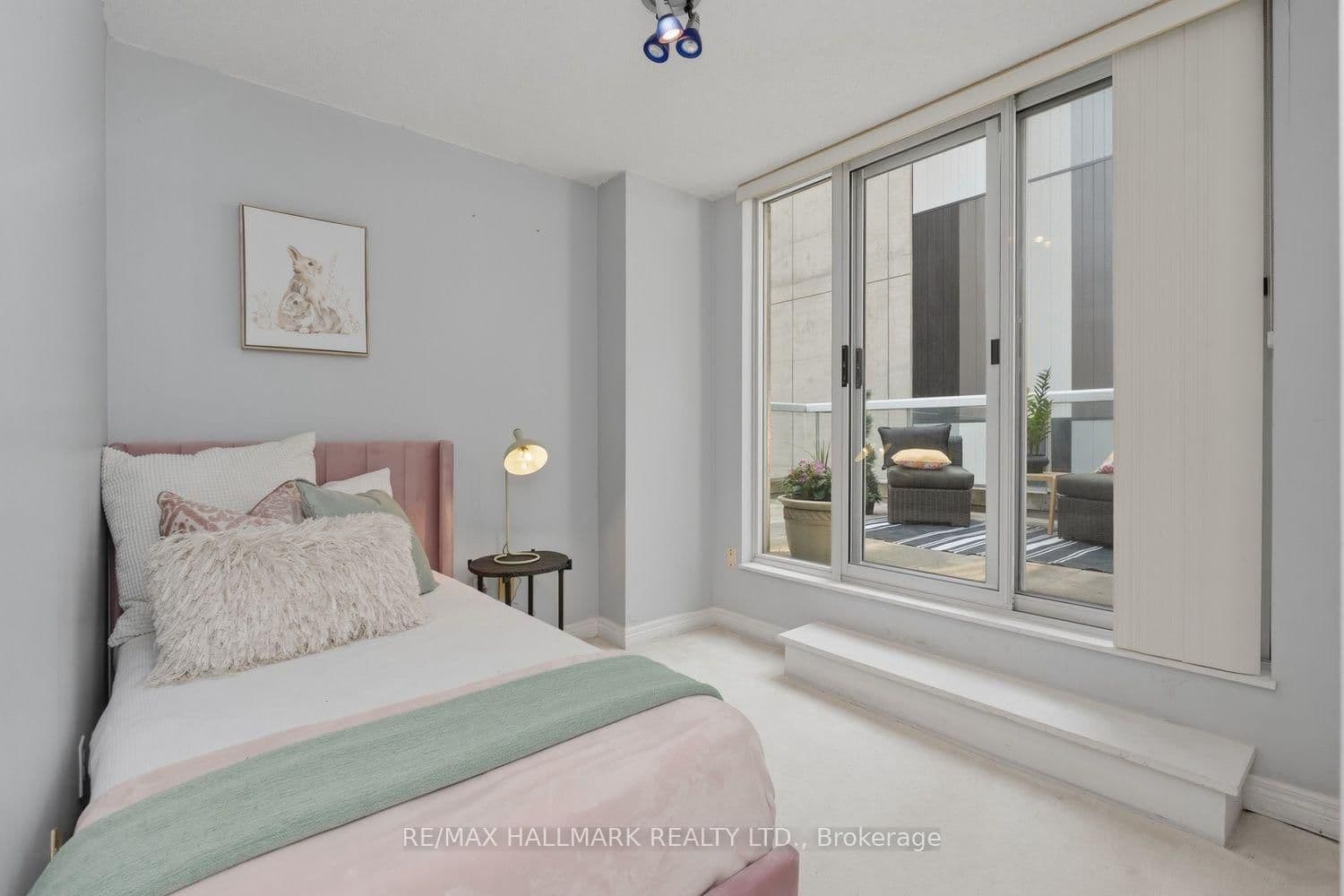 43 Eglinton Avenue E, Unit 310 thumbnail 7