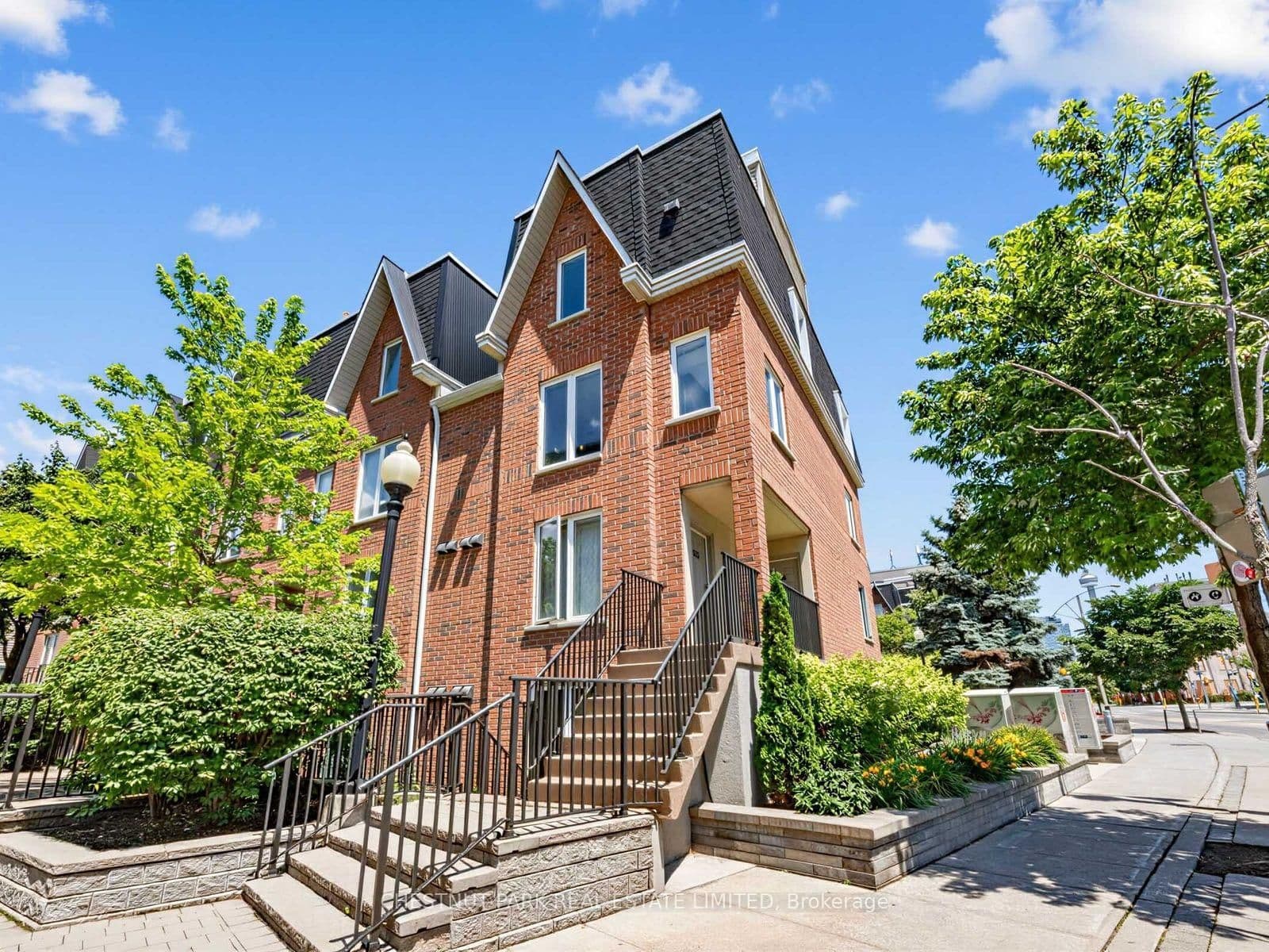 26 Douro Street, Unit 333 - Image 1