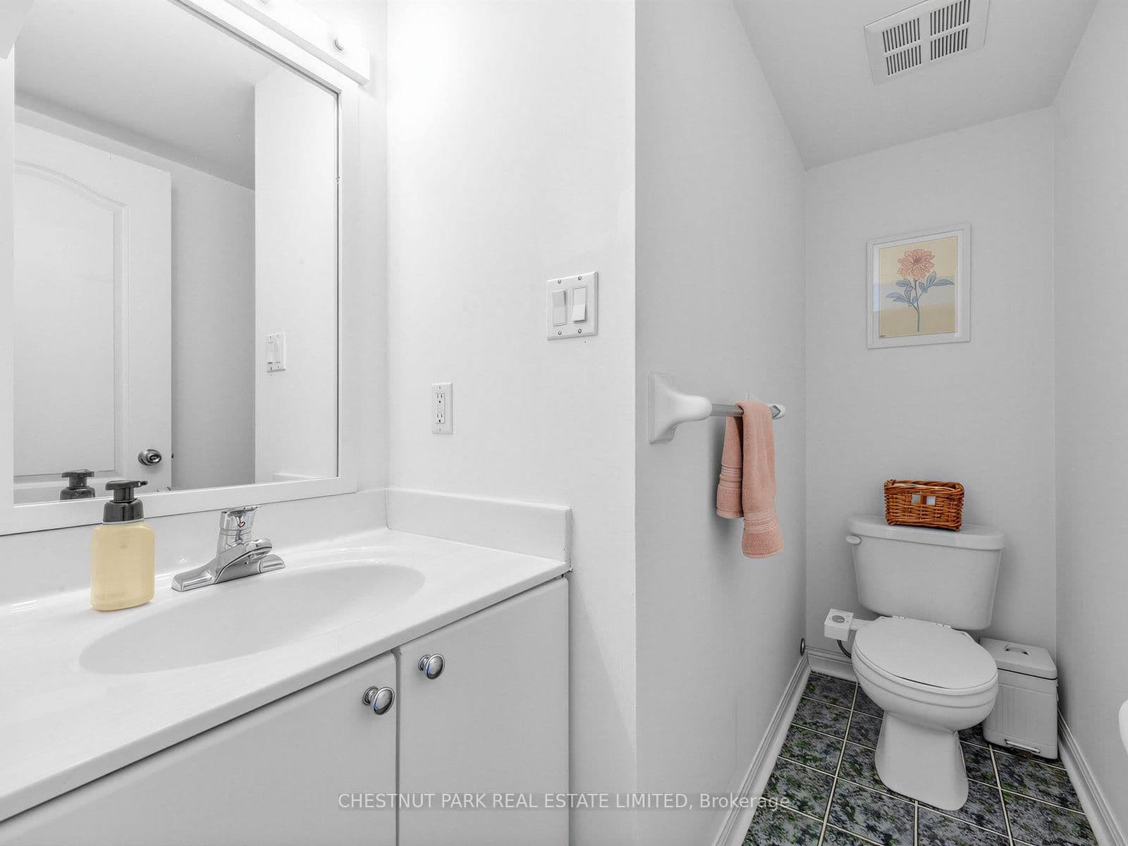 26 Douro Street, Unit 333 thumbnail 14