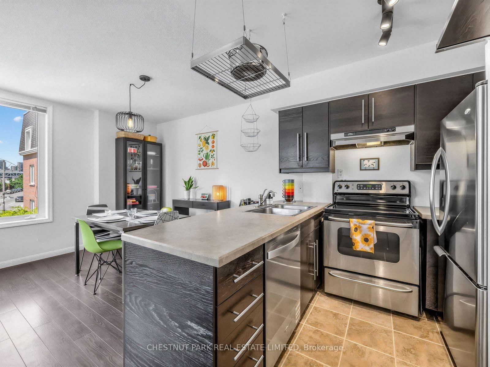 26 Douro Street, Unit 333 thumbnail 8