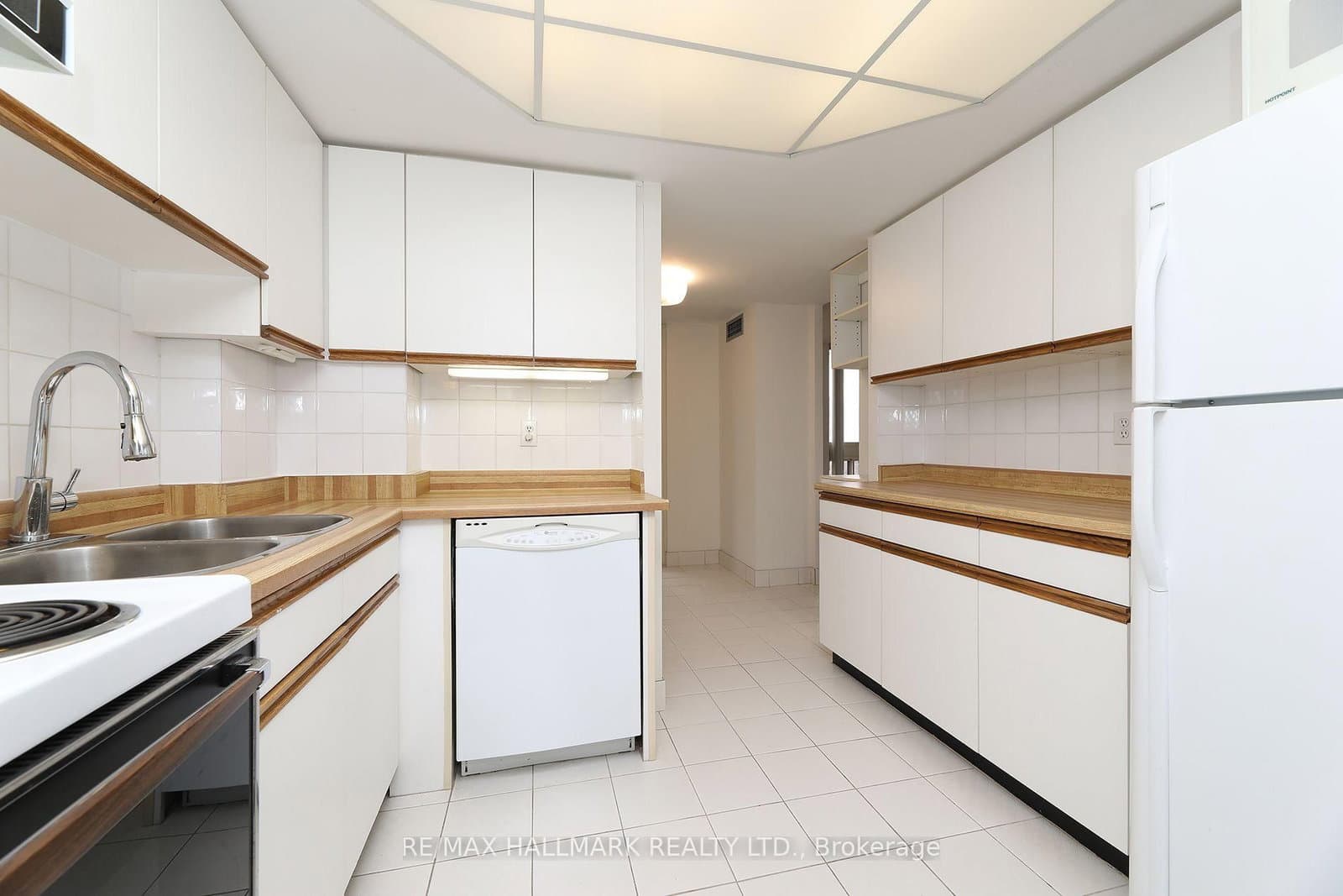 10 Kenneth Avenue, Unit 1704 thumbnail 20