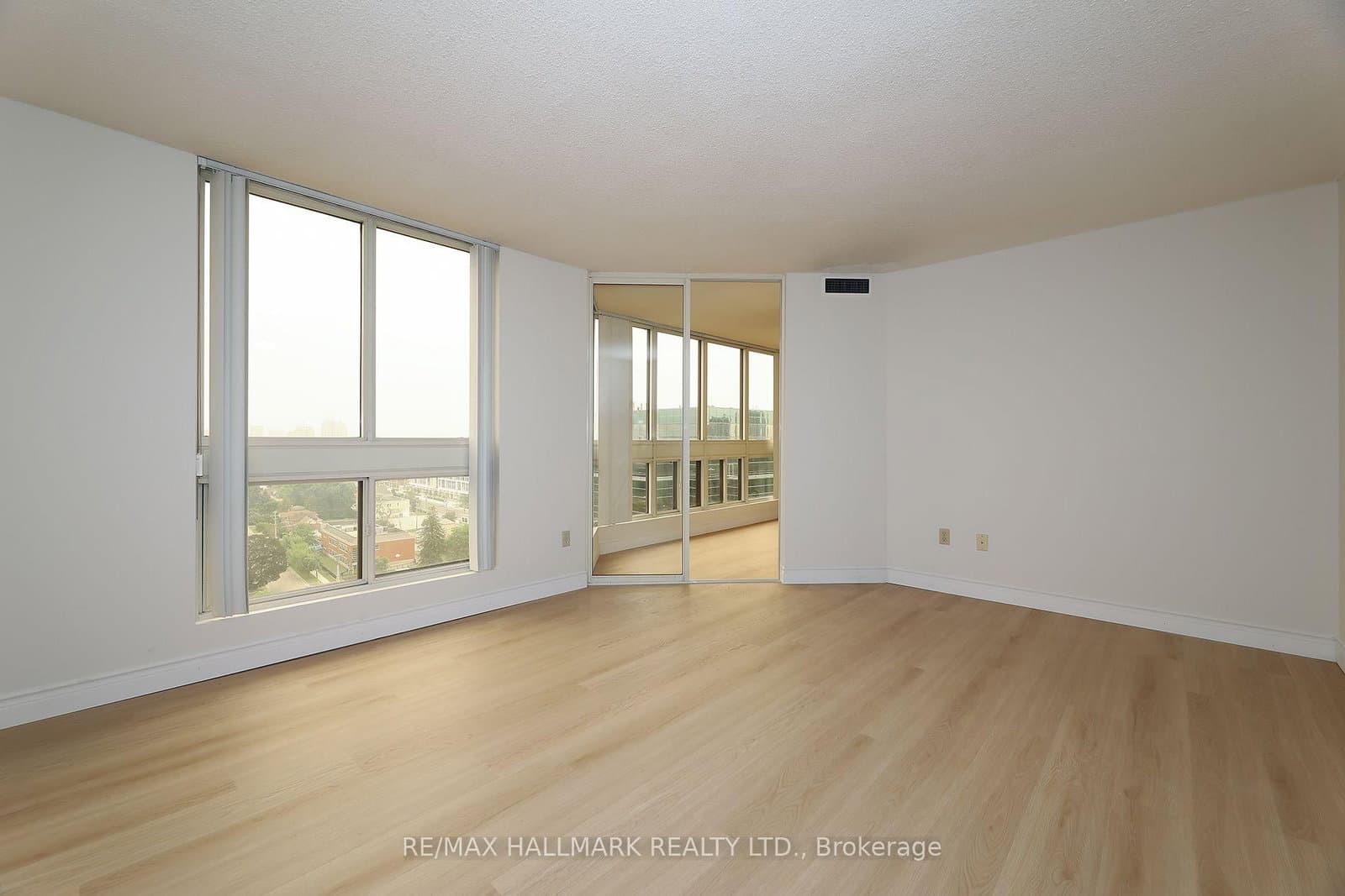 10 Kenneth Avenue, Unit 1704 thumbnail 26