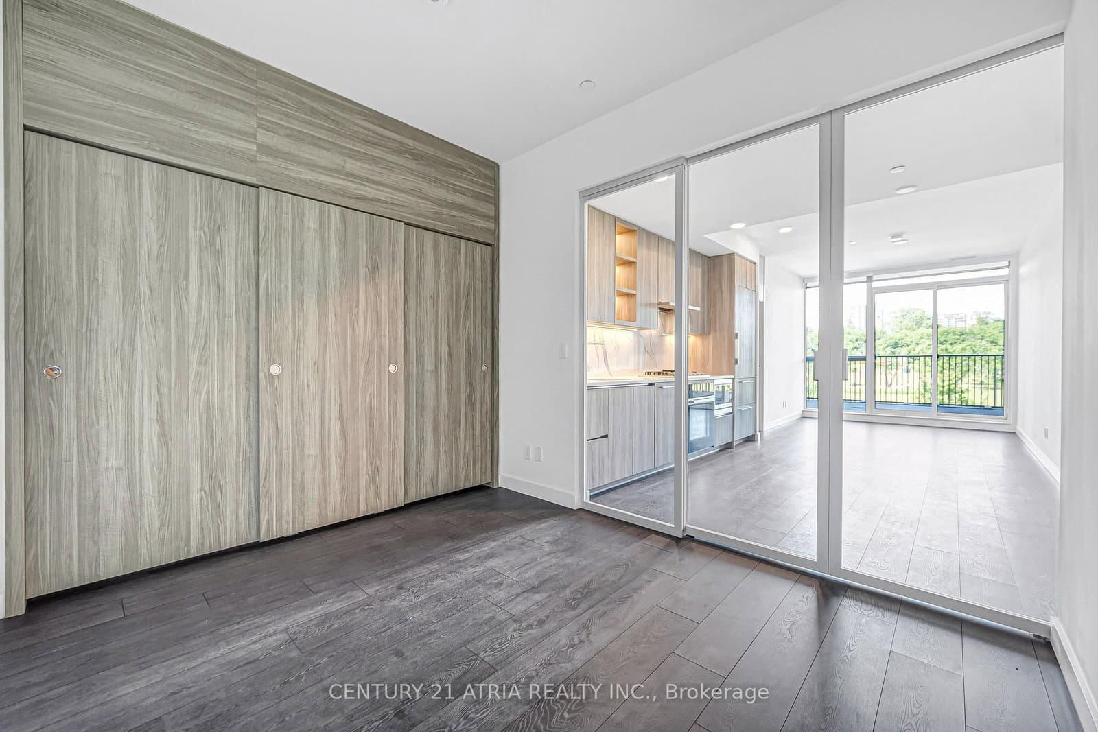 18 Esther Shiner Boulevard, Unit 210 thumbnail 12