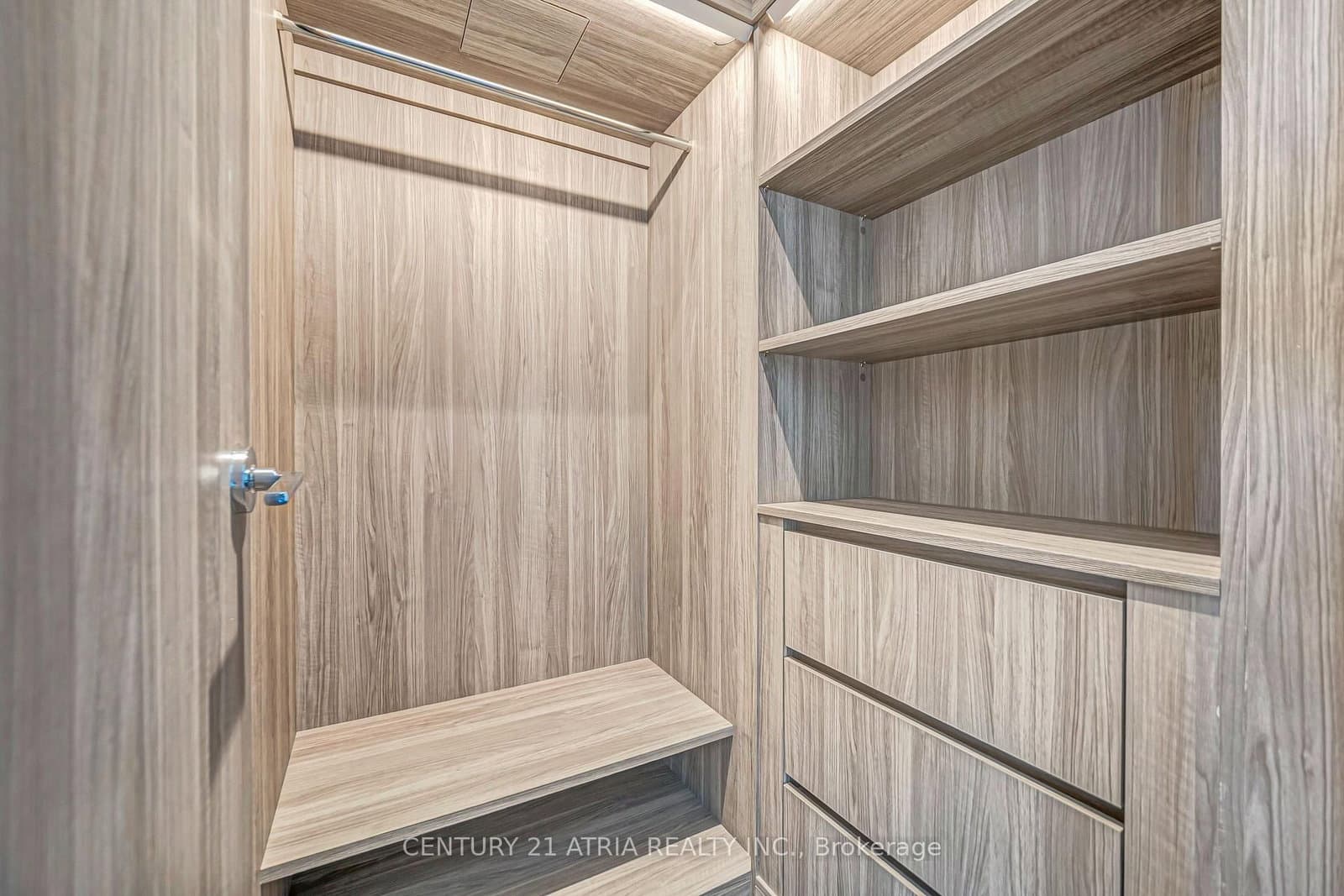 18 Esther Shiner Boulevard, Unit 210 thumbnail 15