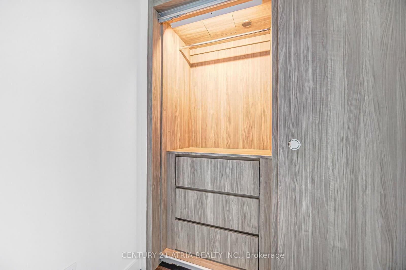 18 Esther Shiner Boulevard, Unit 210 thumbnail 21