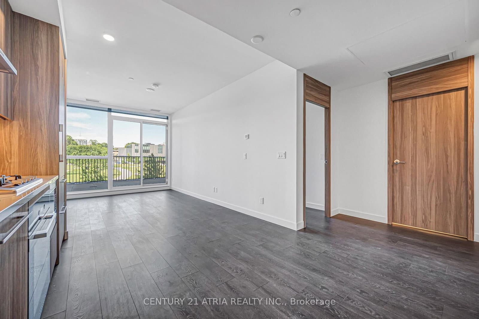 18 Esther Shiner Boulevard, Unit 210 thumbnail 7