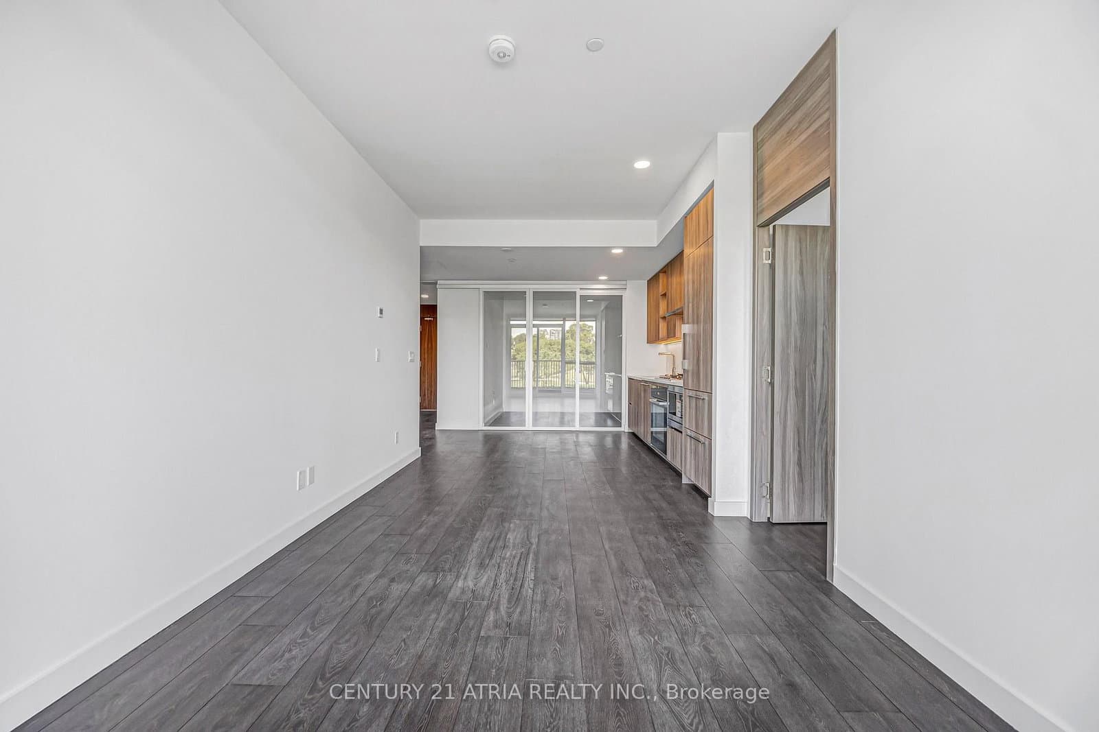 18 Esther Shiner Boulevard, Unit 210 thumbnail 9
