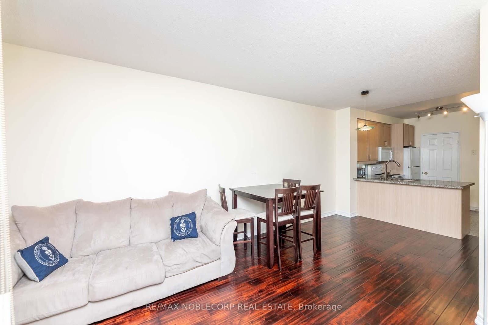 55 Bloor Street E, Unit 609 thumbnail 12