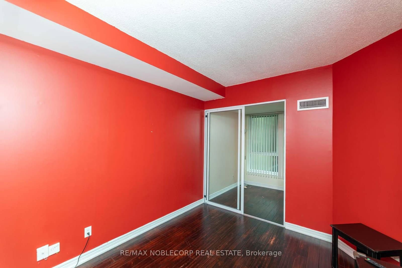 55 Bloor Street E, Unit 609 thumbnail 19