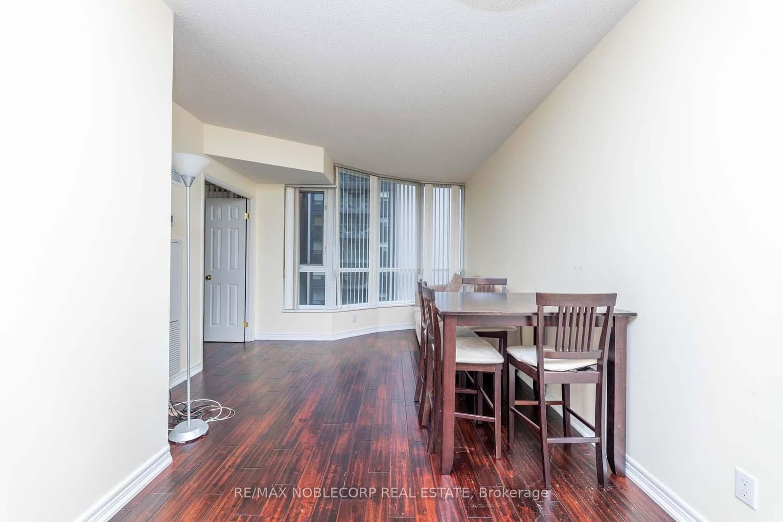 55 Bloor Street E, Unit 609 thumbnail 20