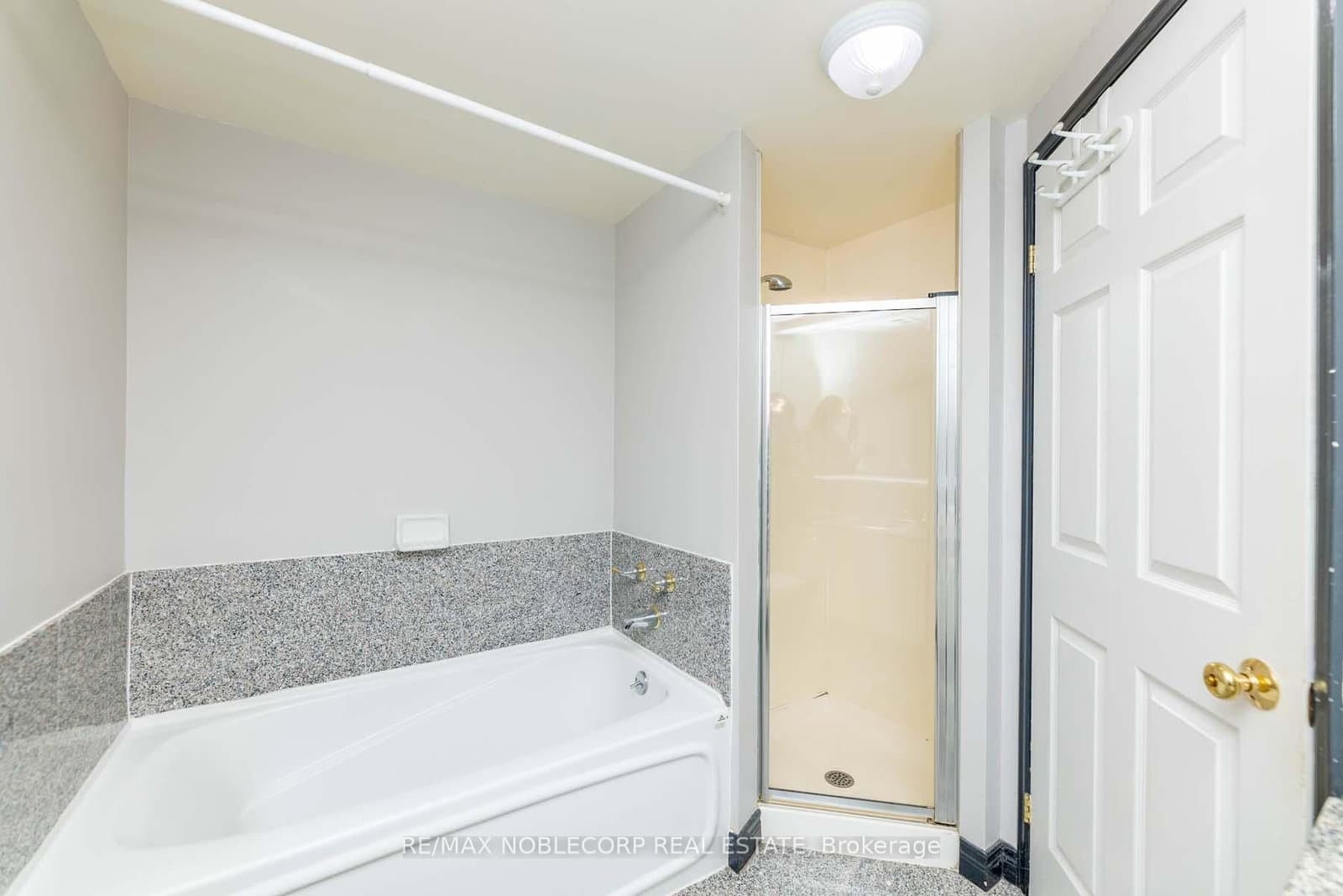 55 Bloor Street E, Unit 609 thumbnail 22