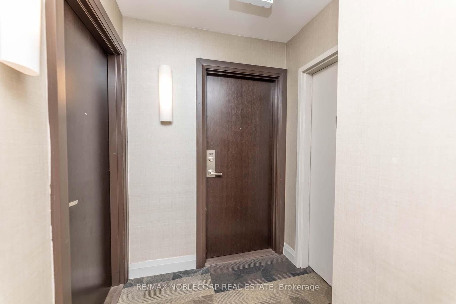 55 Bloor Street E, Unit 609 thumbnail 8