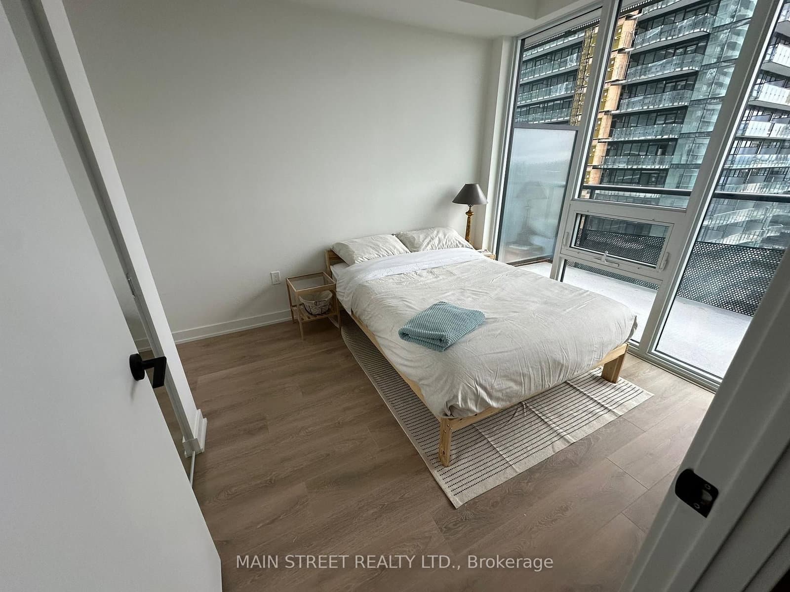 117 Broadway Avenue, Unit 2207 thumbnail 3
