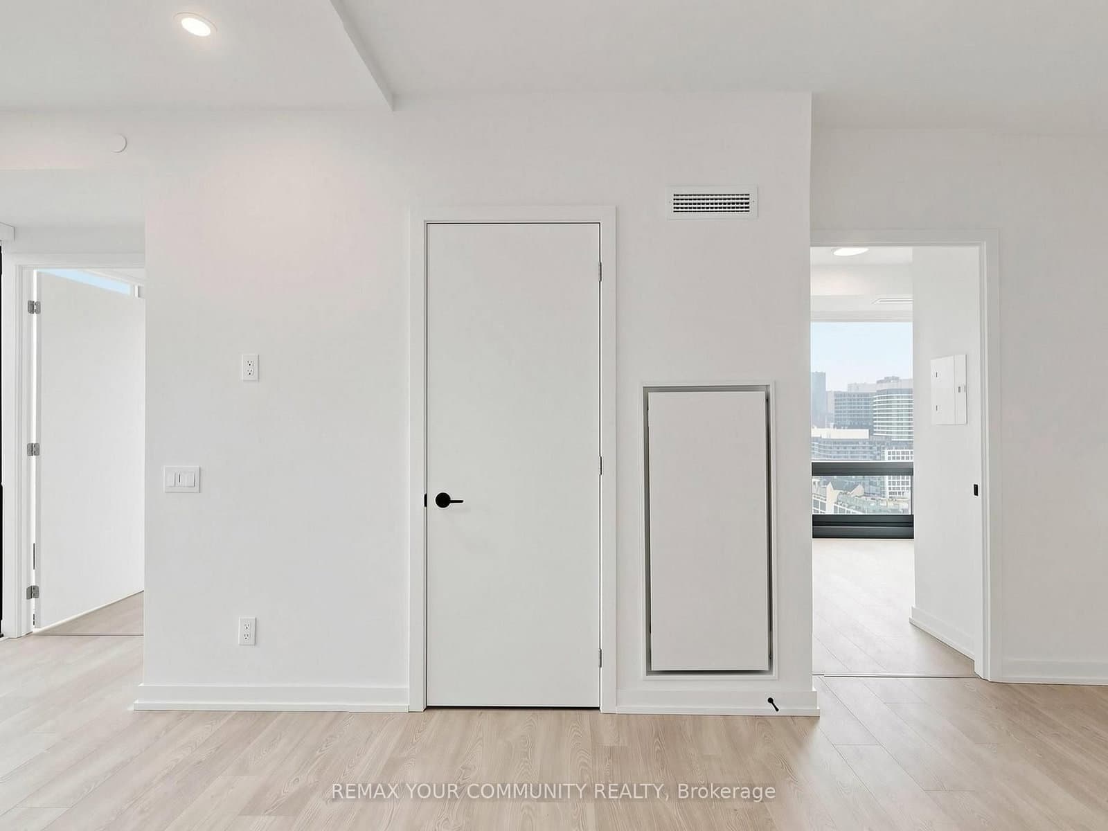 35 Parliament Street, Unit 2504 thumbnail 11