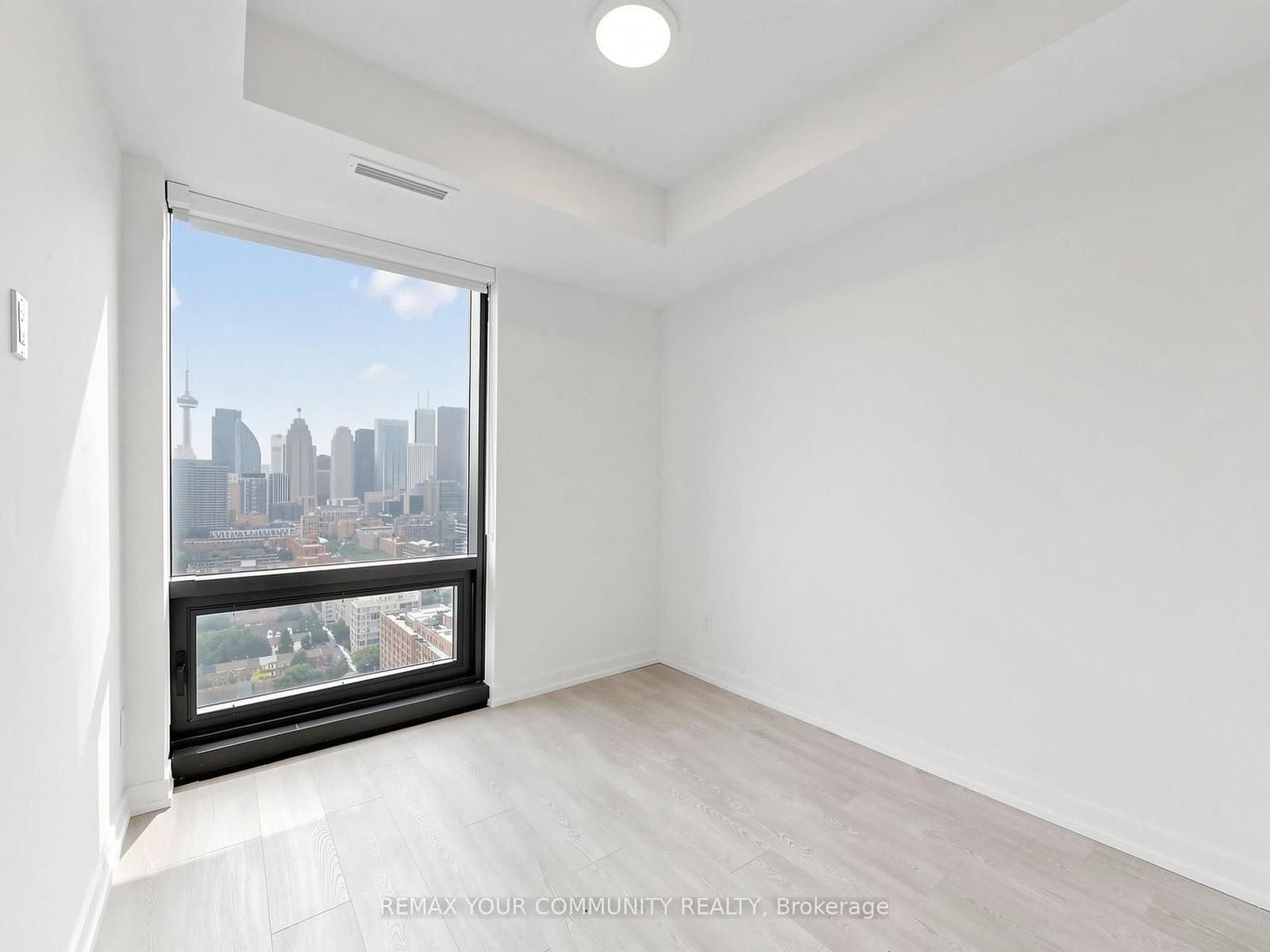 35 Parliament Street, Unit 2504 thumbnail 12