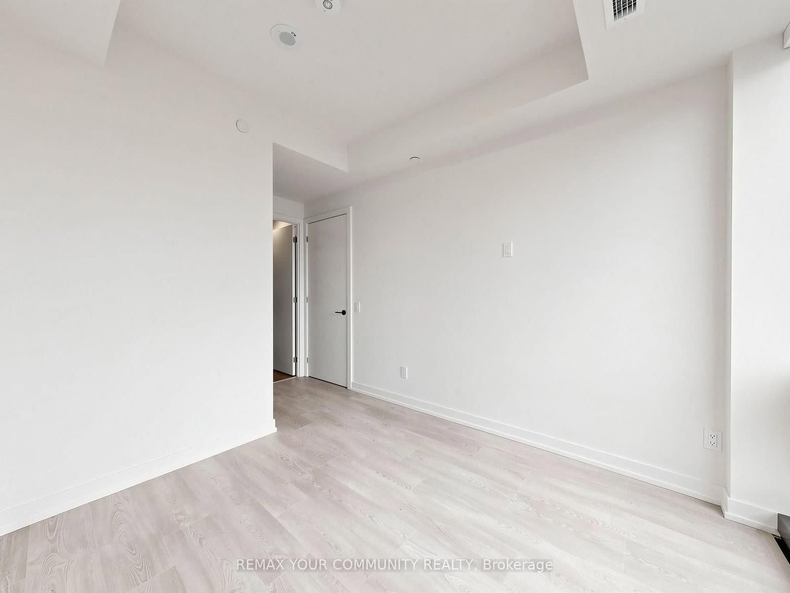 35 Parliament Street, Unit 2504 thumbnail 14