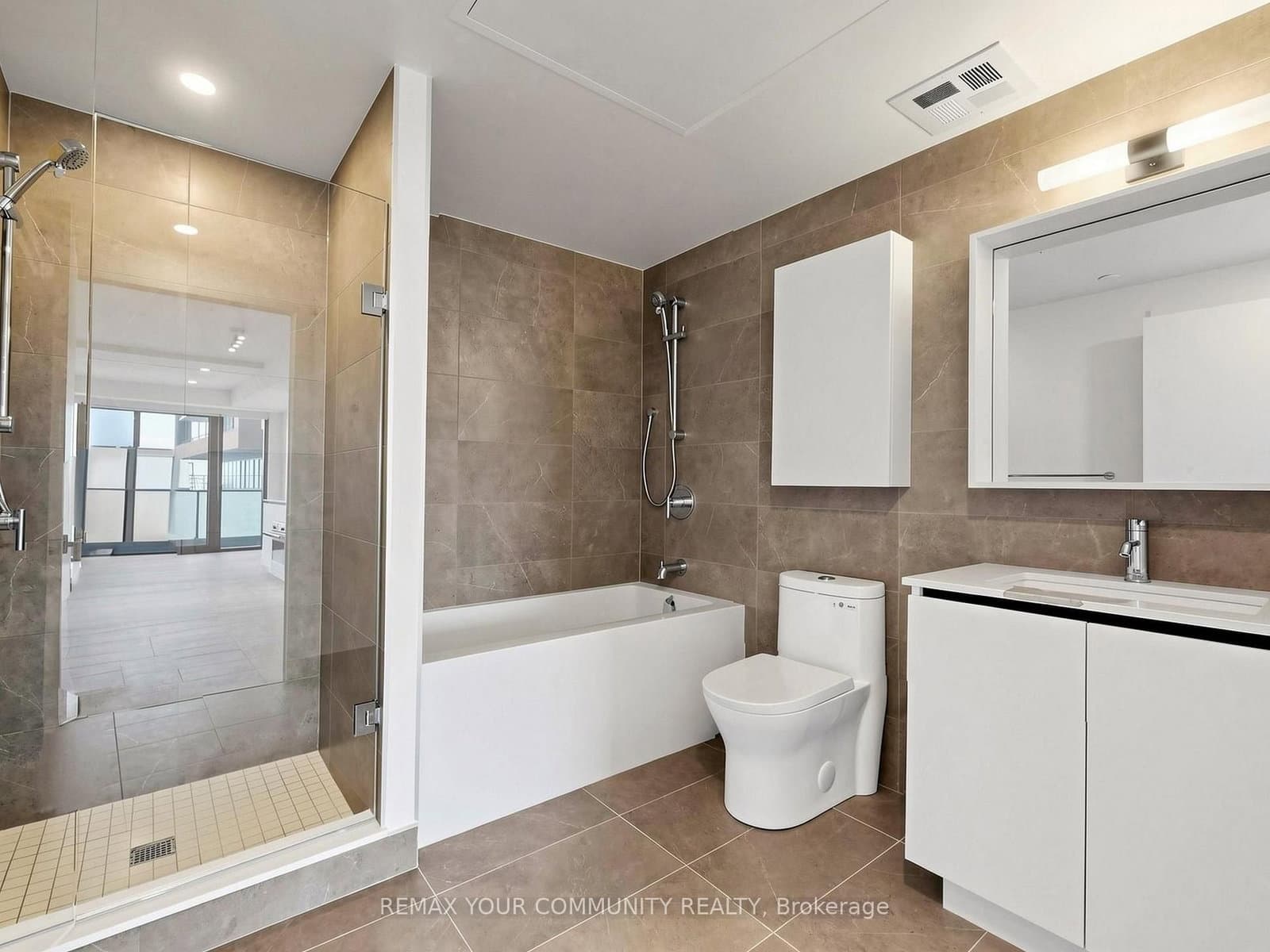 35 Parliament Street, Unit 2504 thumbnail 18