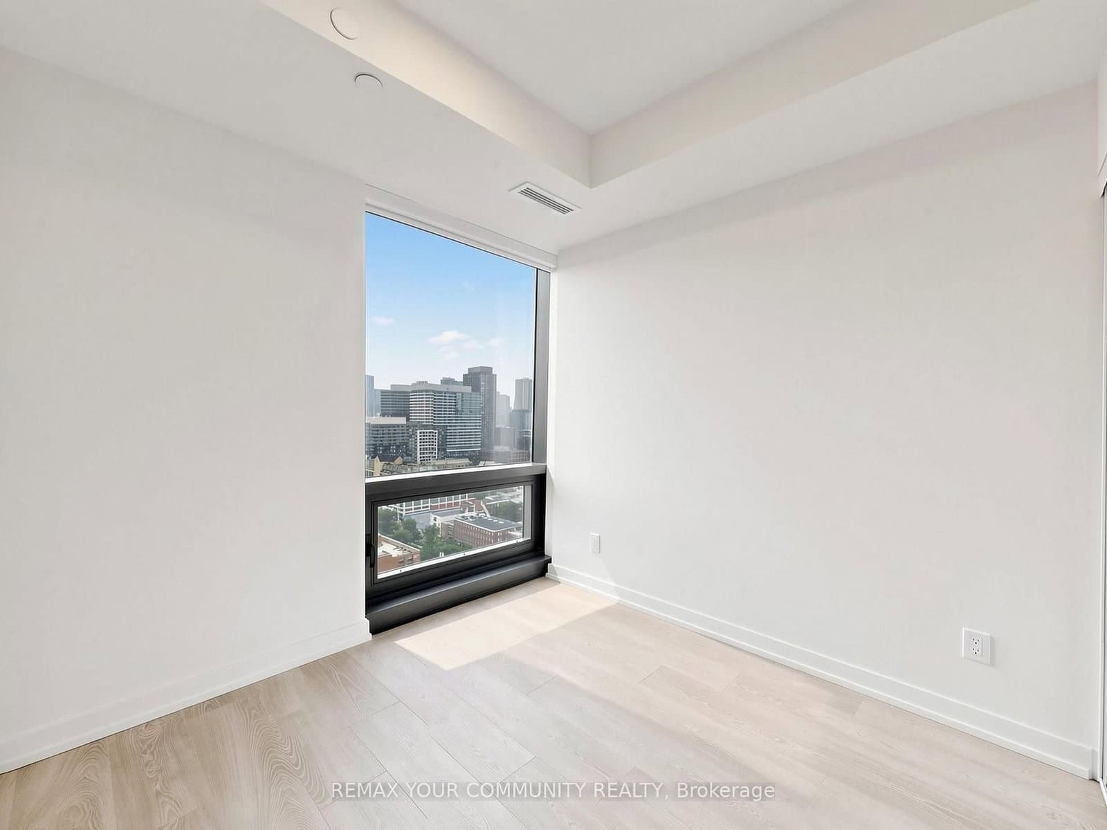 35 Parliament Street, Unit 2504 thumbnail 26