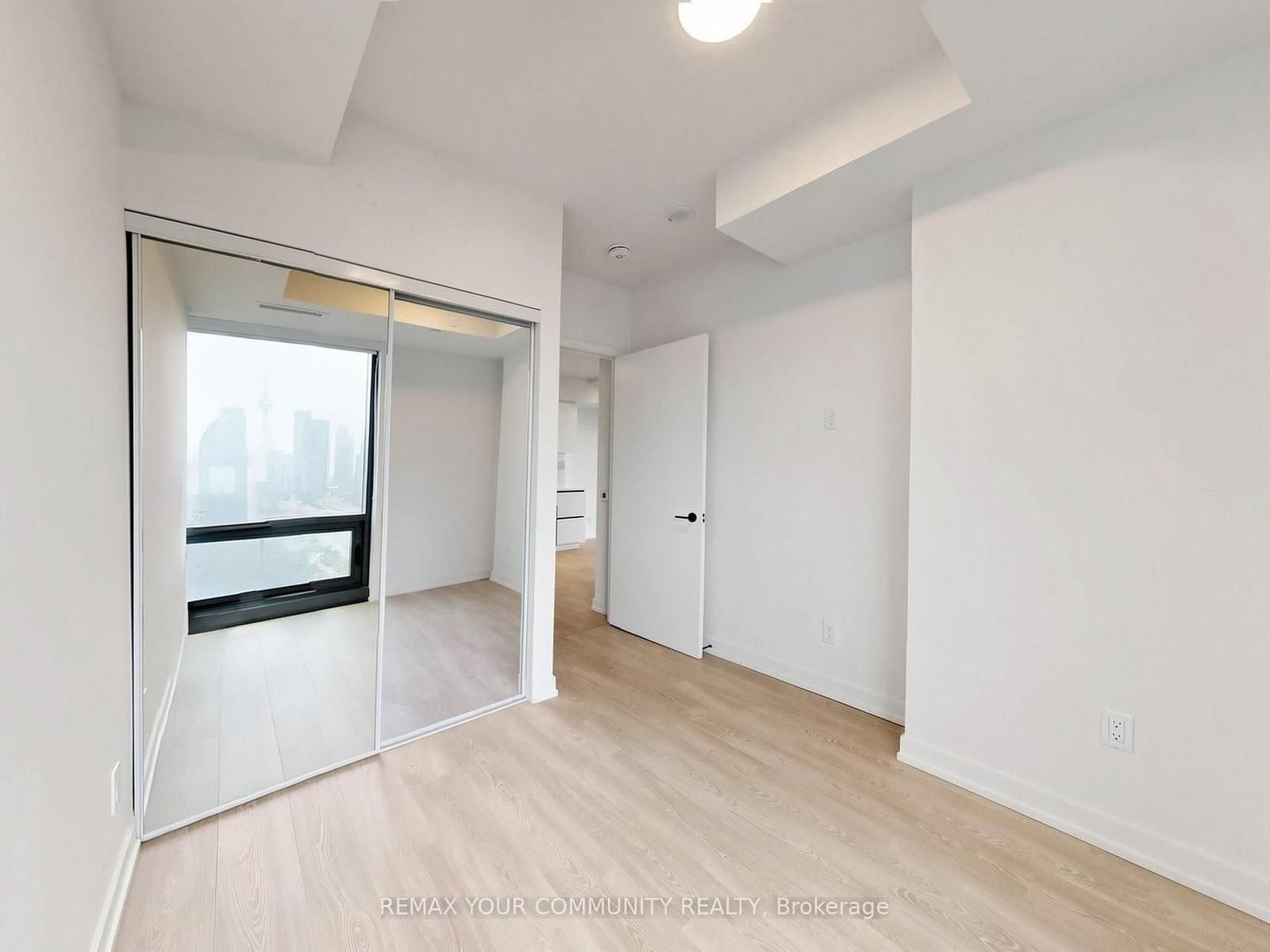 35 Parliament Street, Unit 2504 thumbnail 28