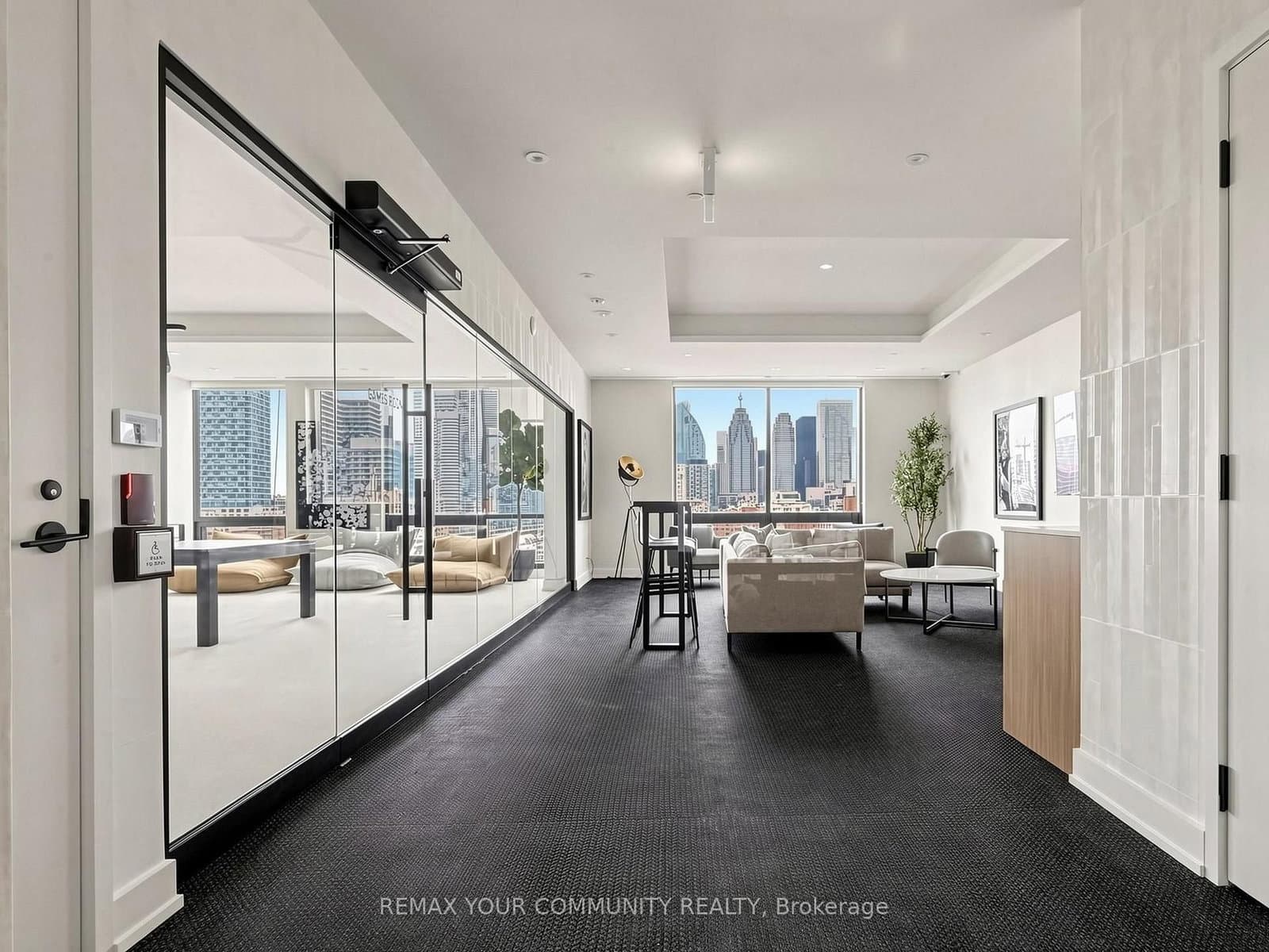 35 Parliament Street, Unit 2504 thumbnail 34