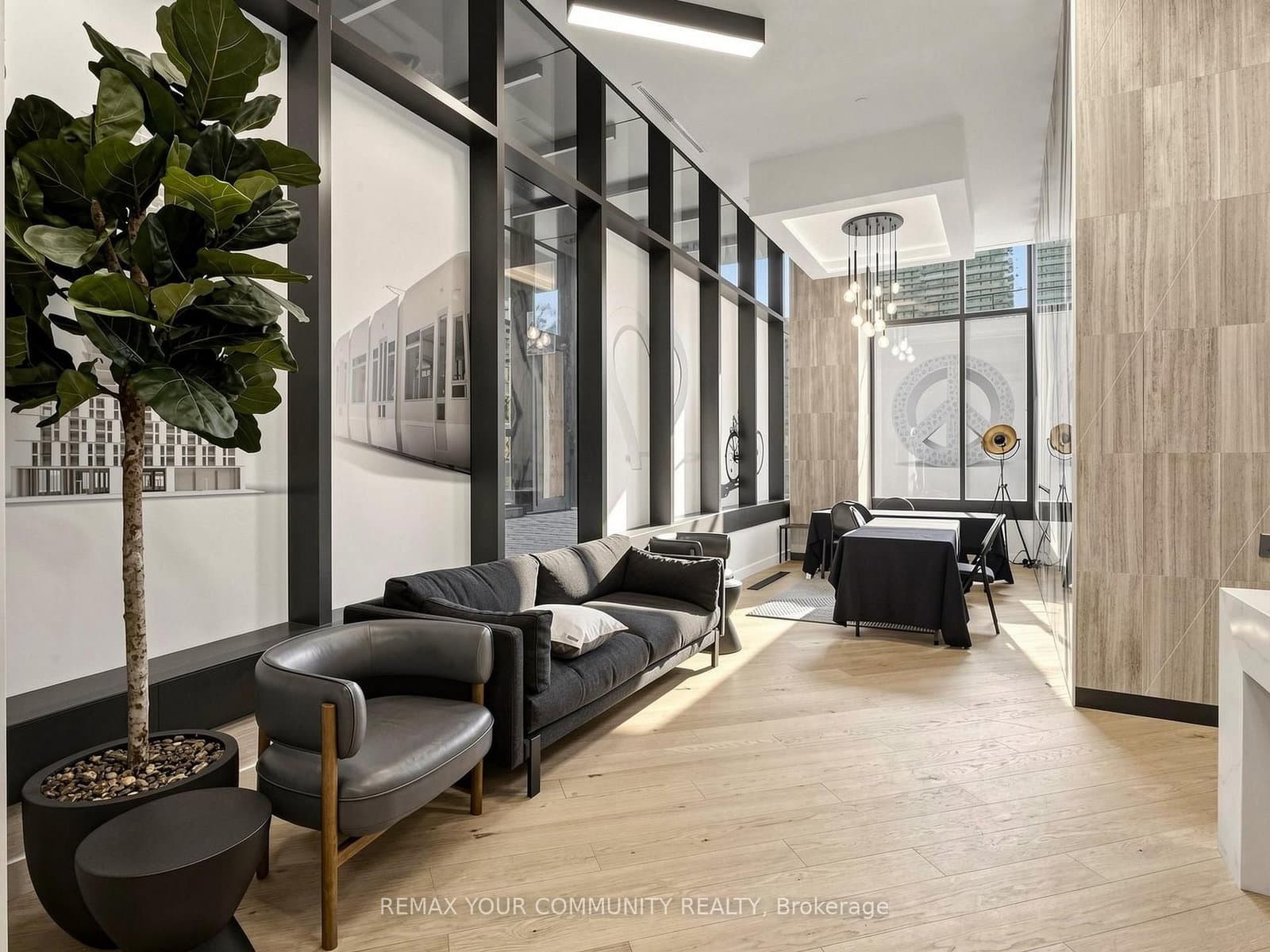 35 Parliament Street, Unit 2504 thumbnail 4