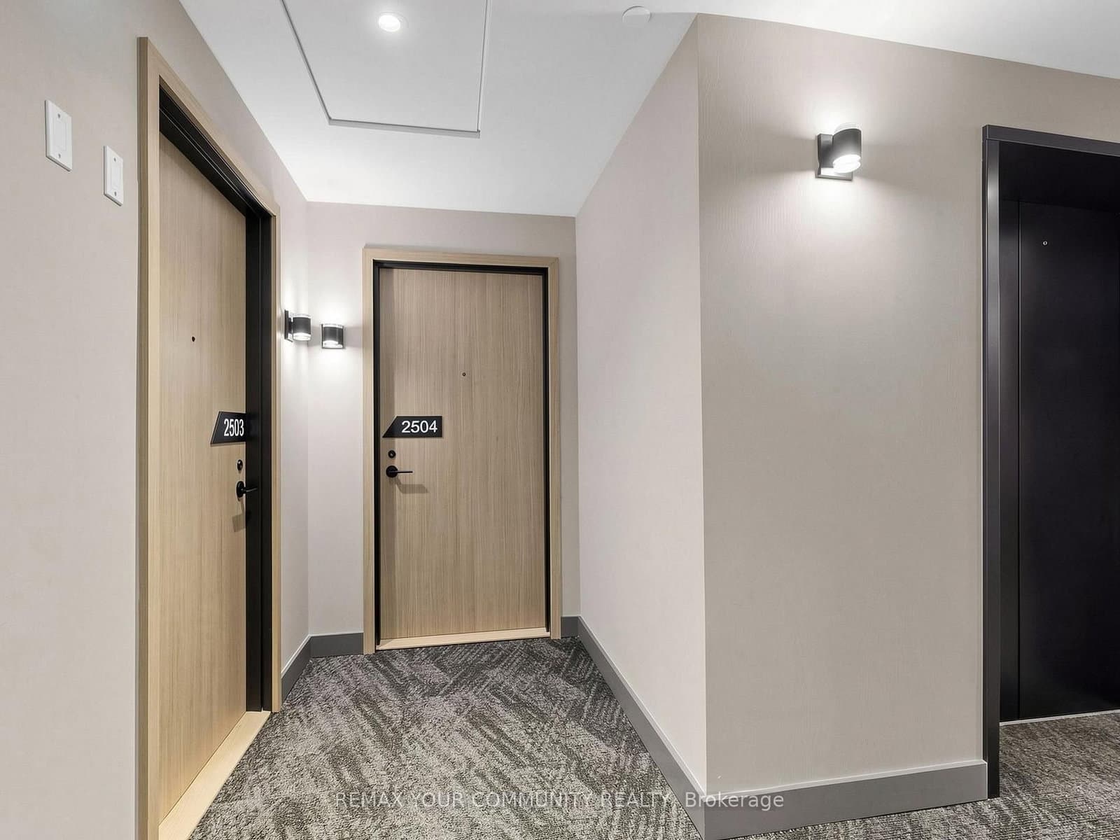 35 Parliament Street, Unit 2504 thumbnail 5