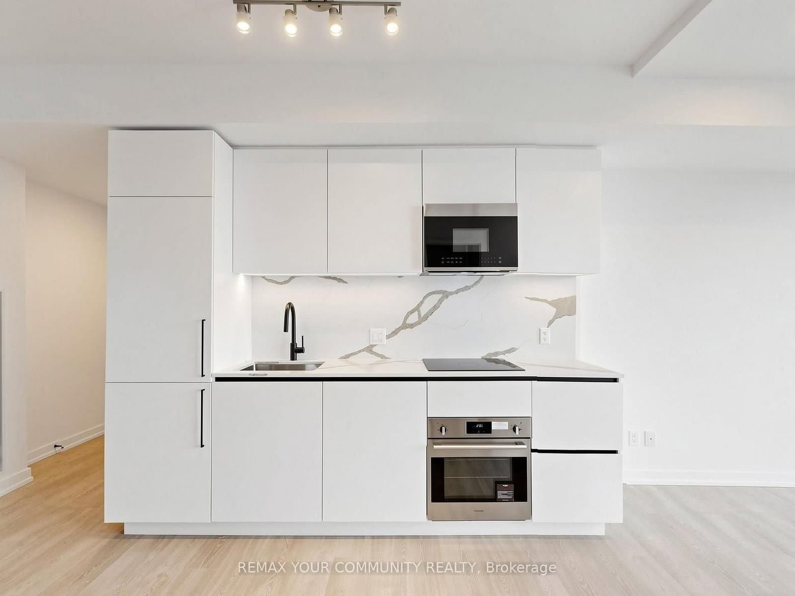 35 Parliament Street, Unit 2504 thumbnail 8