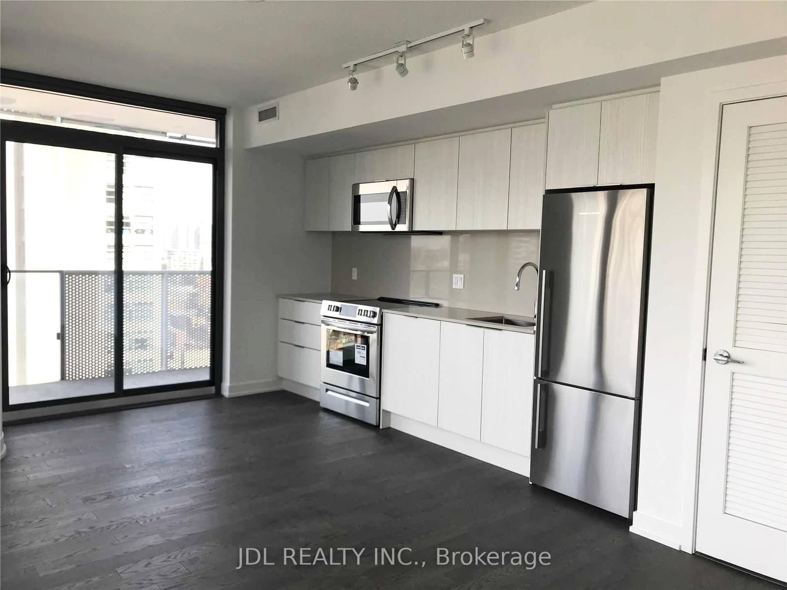 25 Richmond Street E, Unit 1702 thumbnail 3