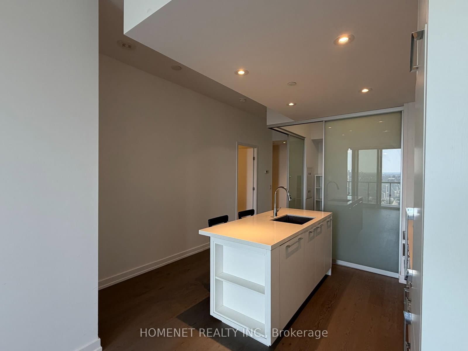 488 University Avenue, Unit 5101 thumbnail 6