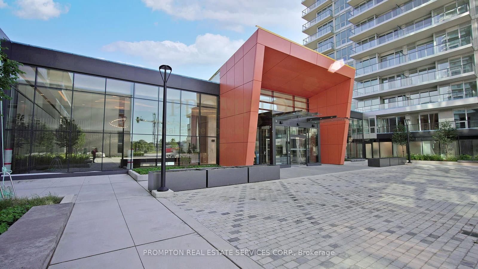 95 McMahon Drive, Unit 1109 thumbnail 2