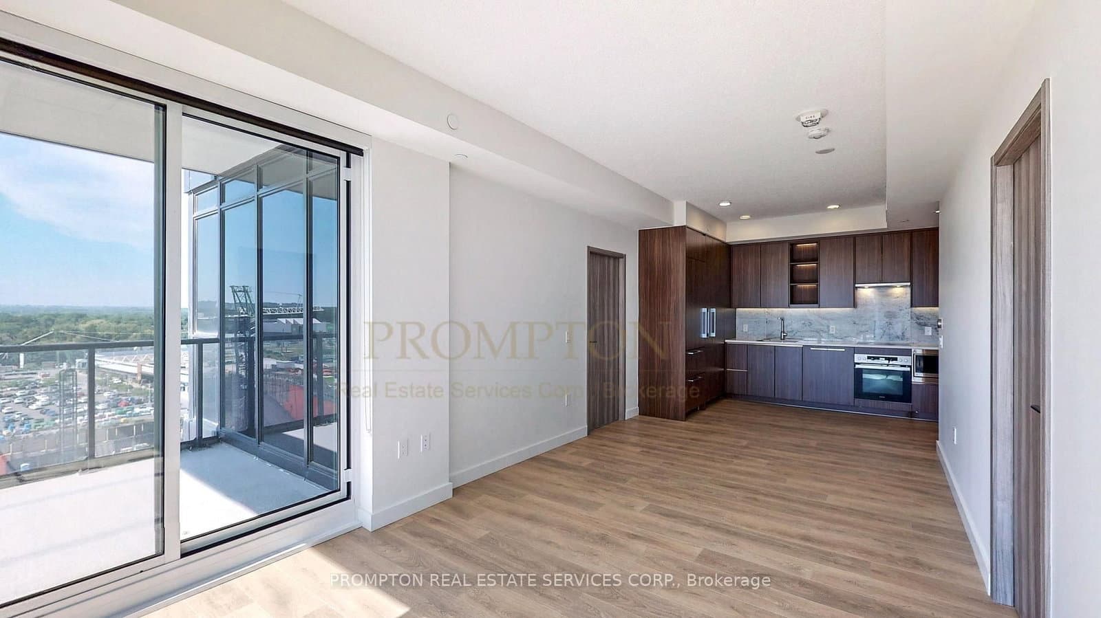 95 McMahon Drive, Unit 1109 thumbnail 8