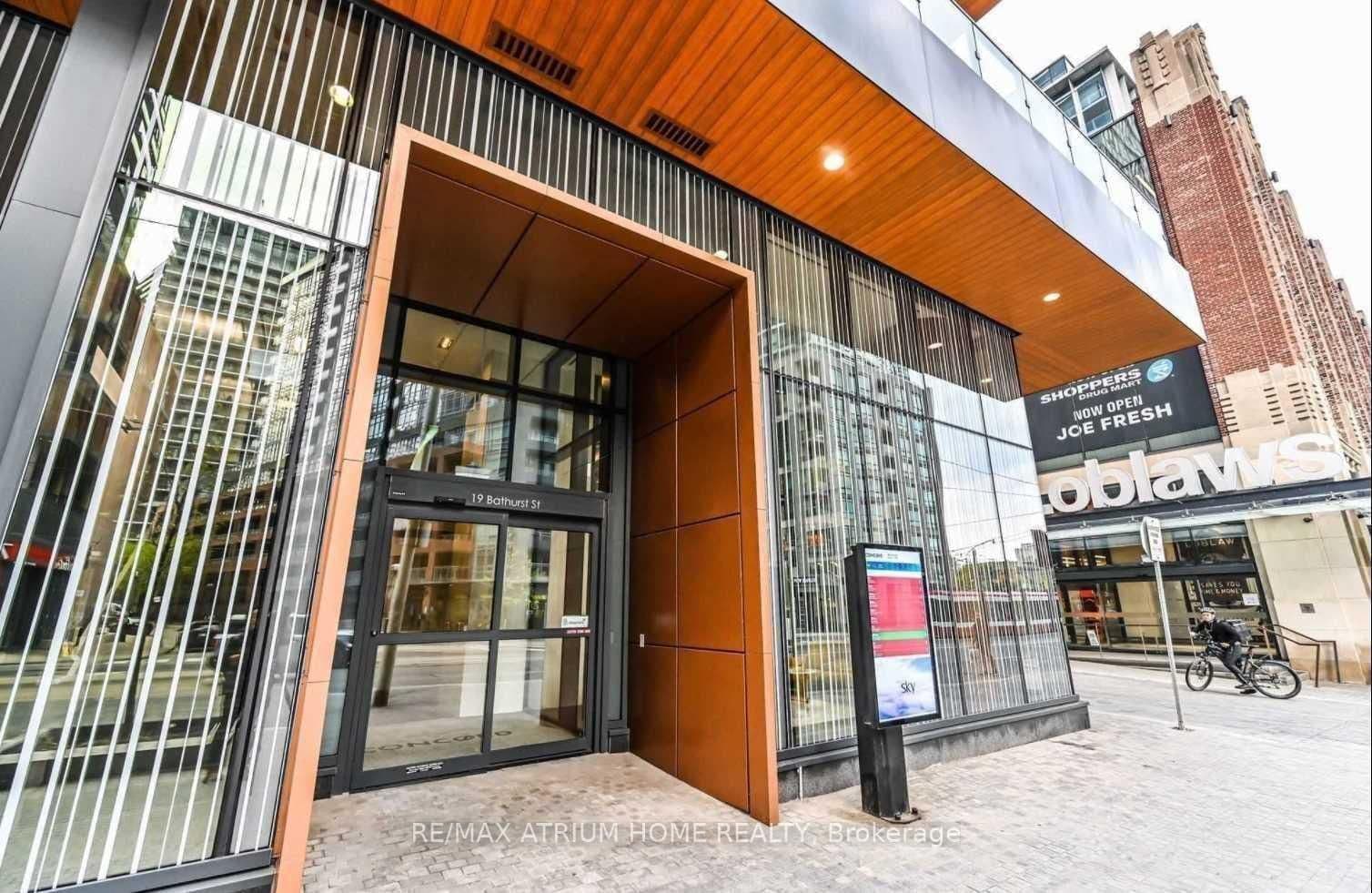 19 Bathurst Street, Unit 3206 thumbnail 3