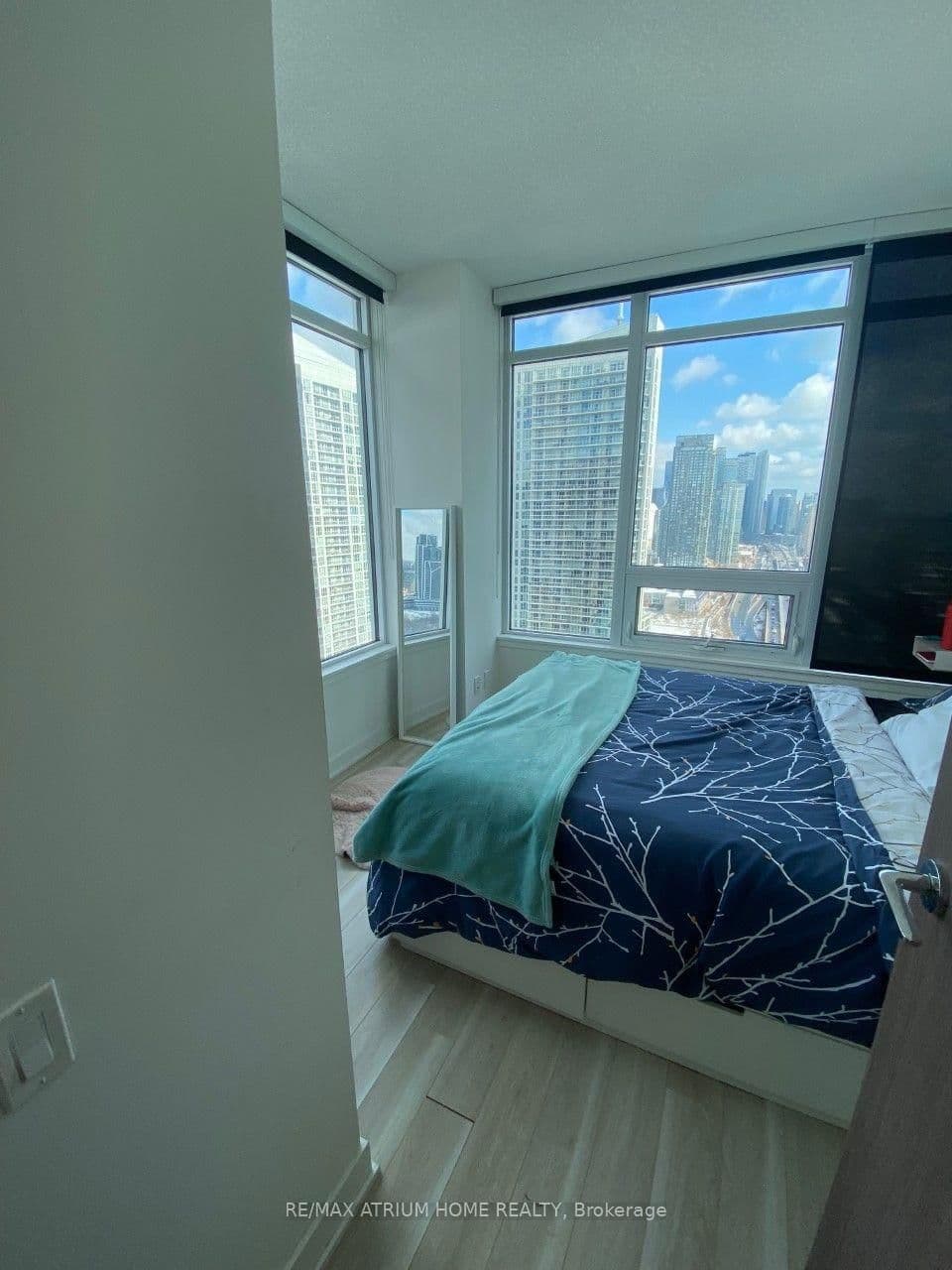 19 Bathurst Street, Unit 3206 thumbnail 9