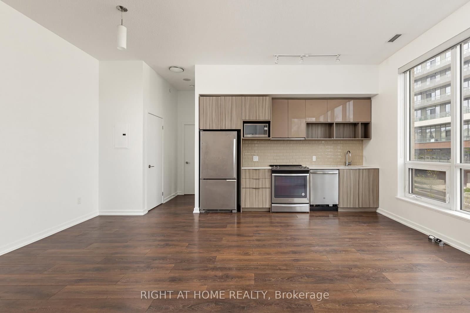 52 Forest Manor Road, Unit 108 thumbnail 18