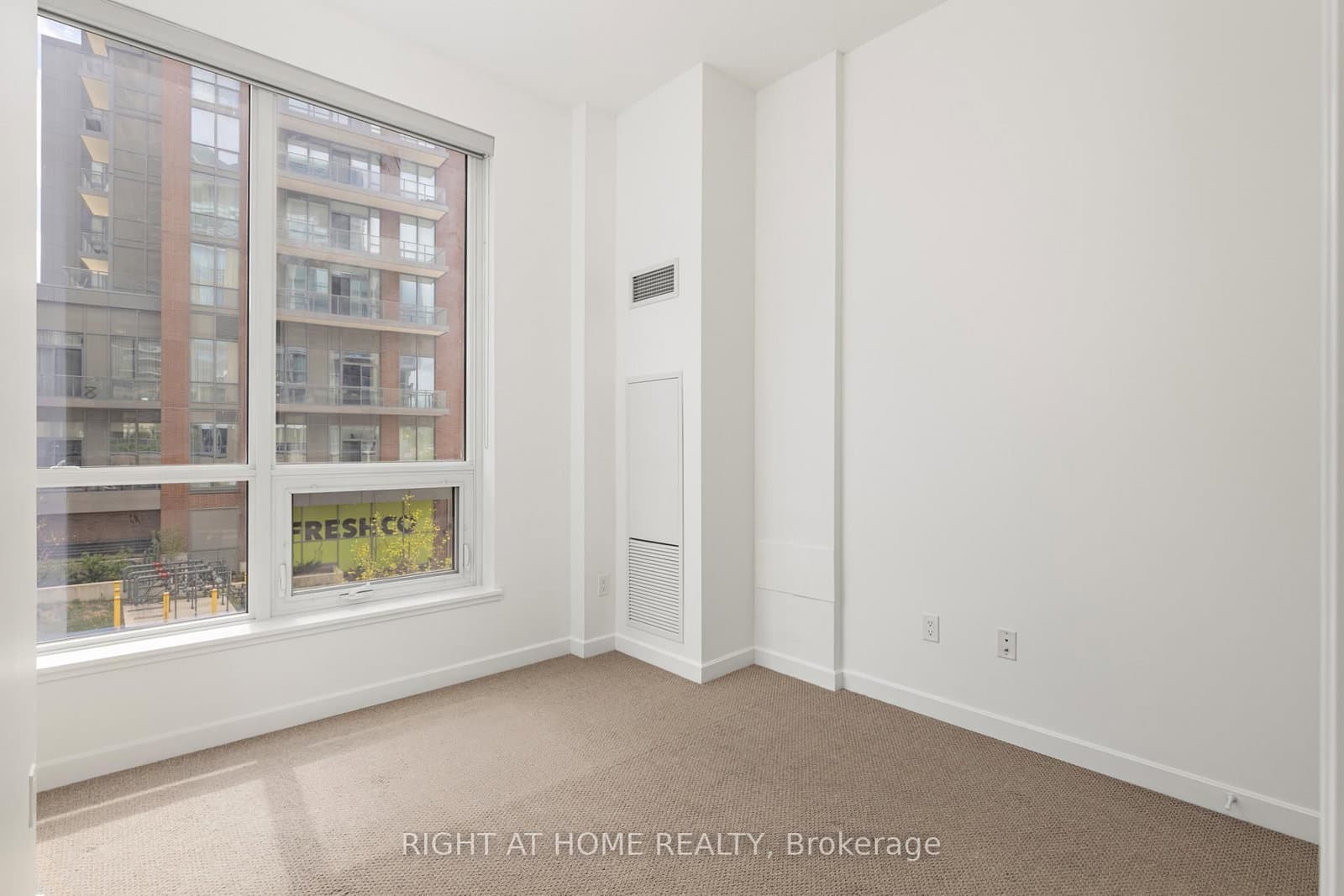 52 Forest Manor Road, Unit 108 thumbnail 31