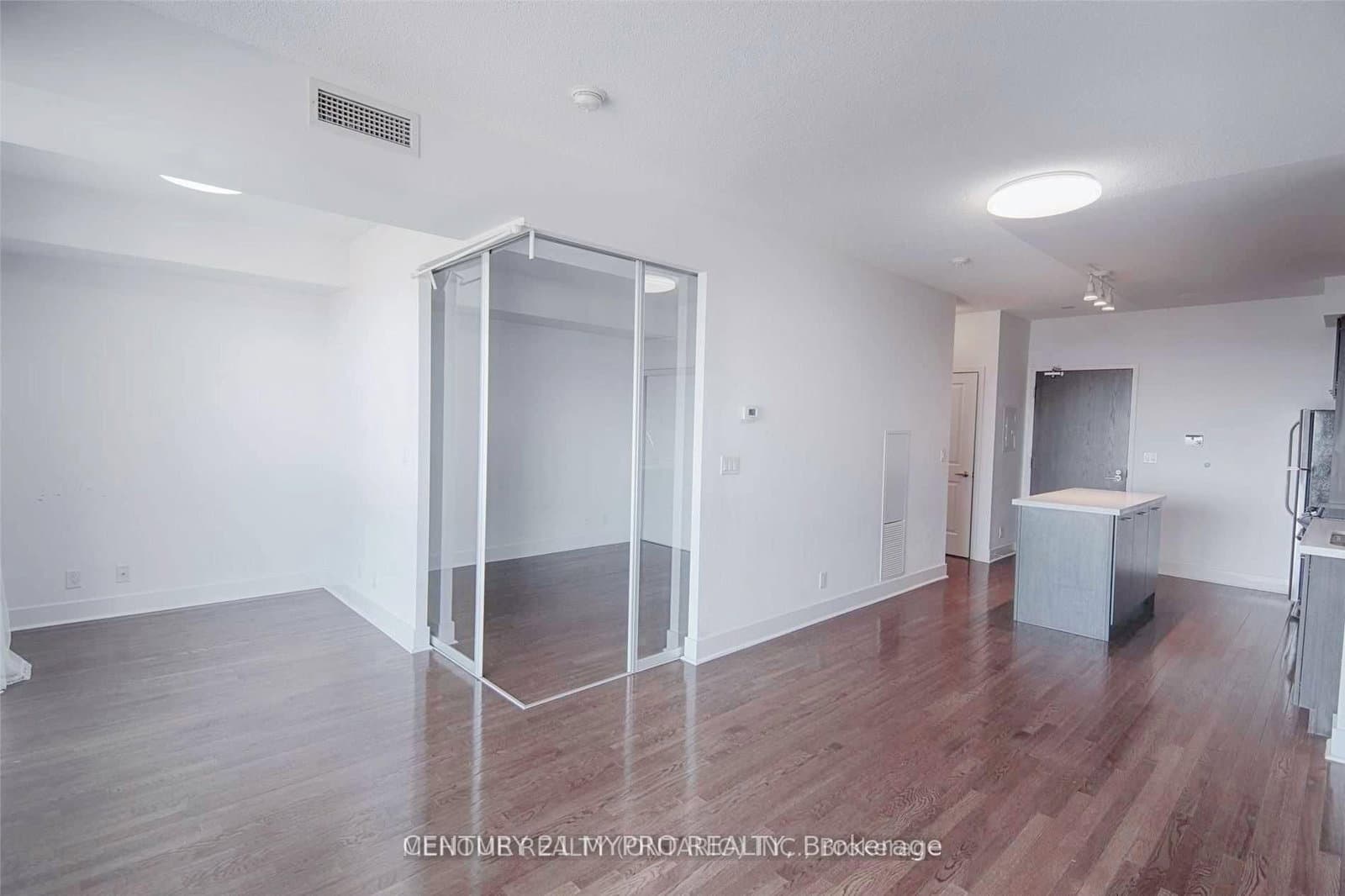 26 Norton Avenue, Unit 1605 thumbnail 11