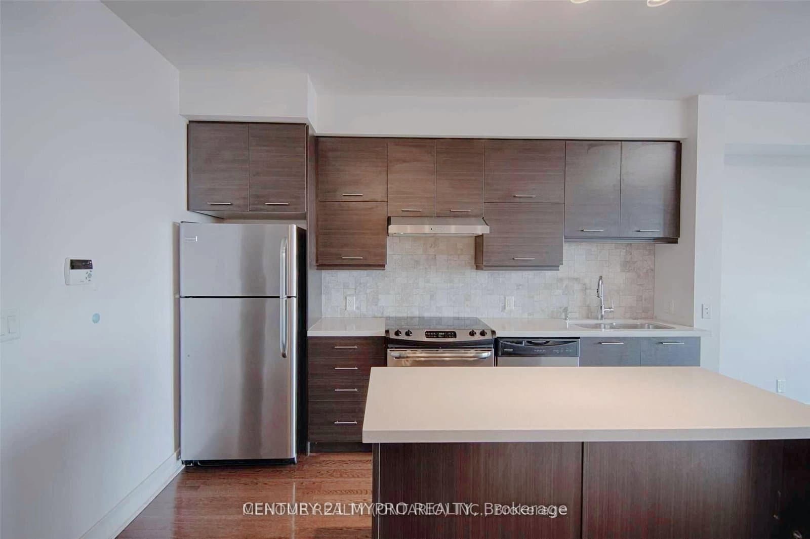 26 Norton Avenue, Unit 1605 thumbnail 3