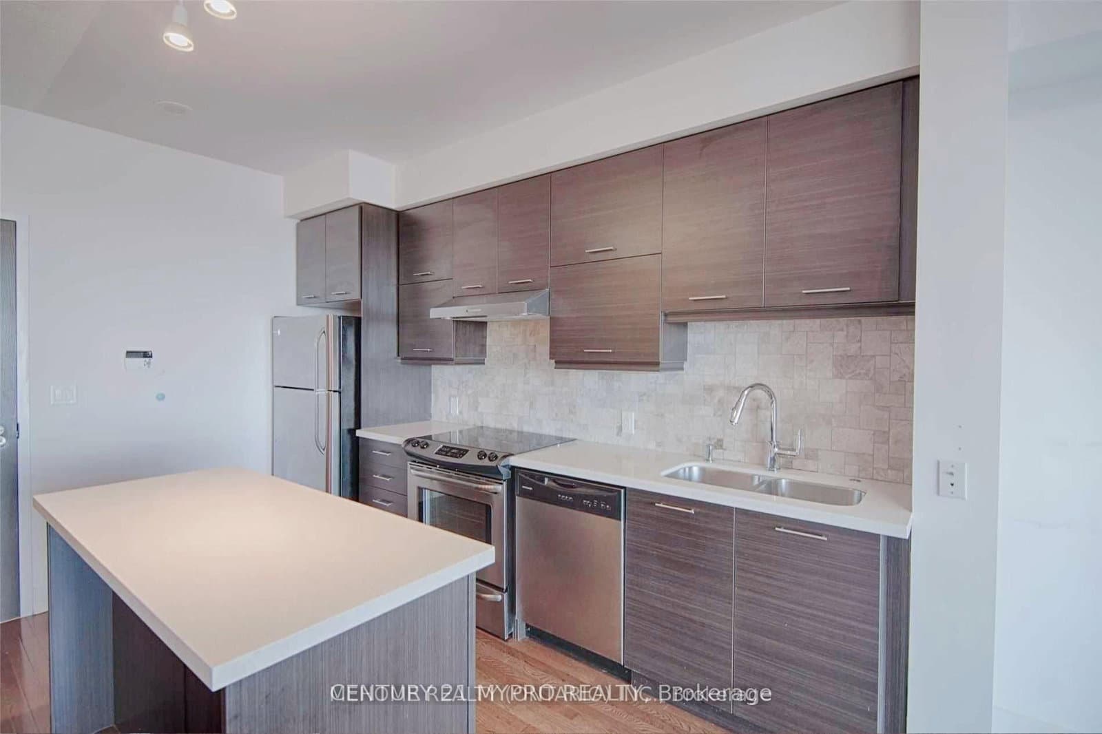 26 Norton Avenue, Unit 1605 thumbnail 4