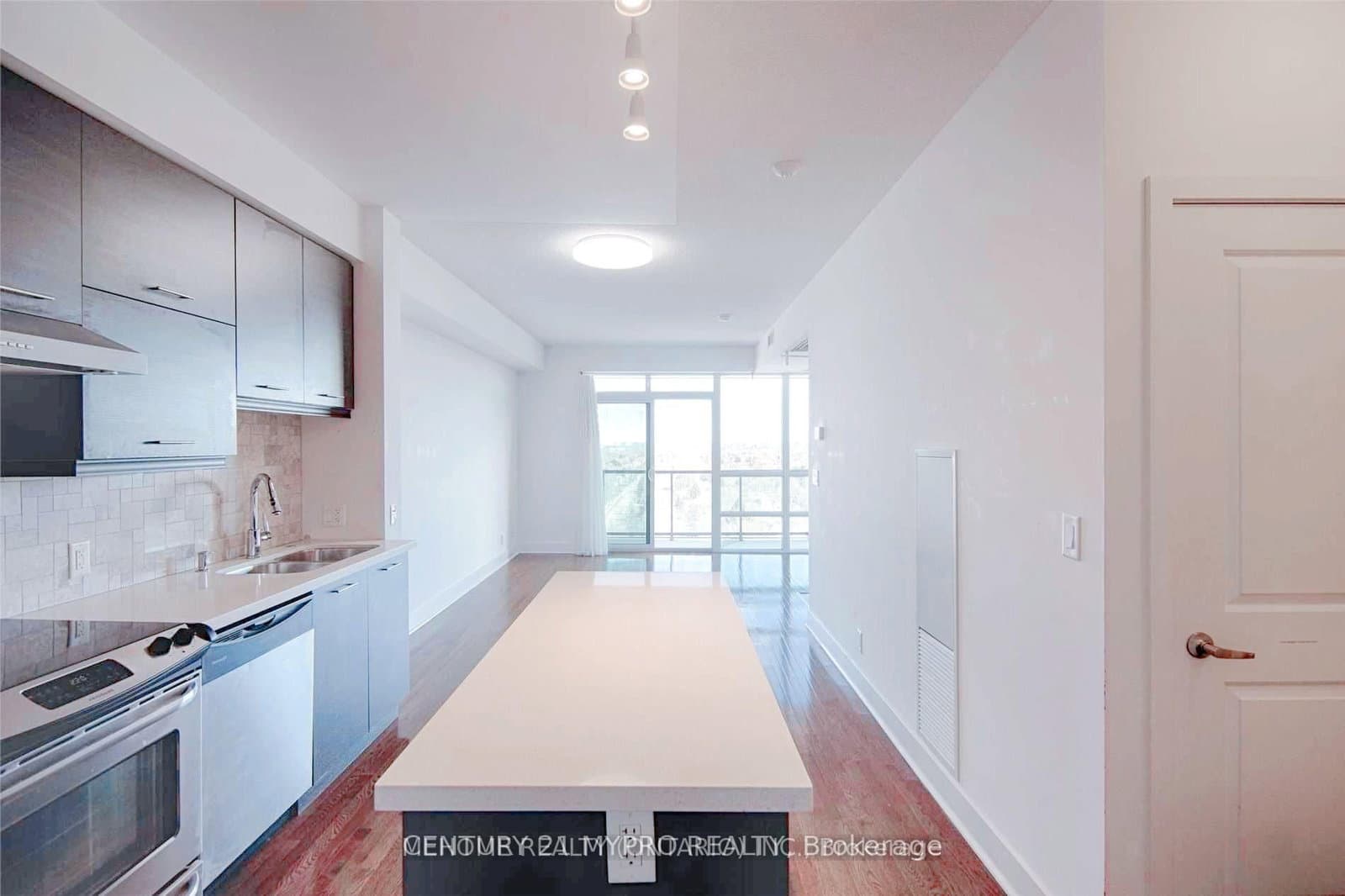 26 Norton Avenue, Unit 1605 thumbnail 6